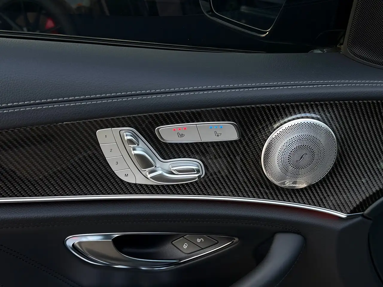 Mercedes-Benz E-Class photo Mercedes-Benz E-Class
