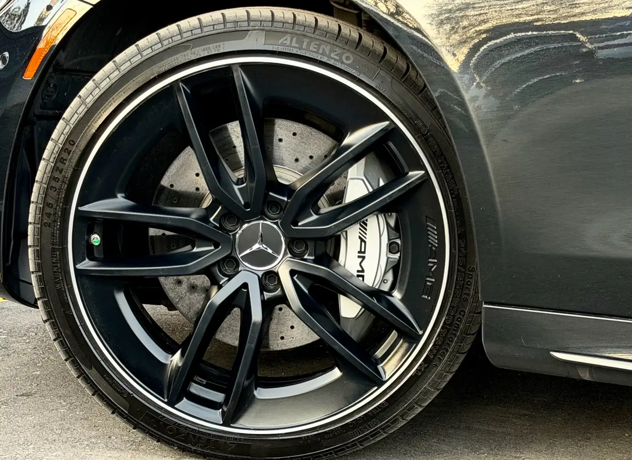 Mercedes-Benz E-Class photo Mercedes-Benz E-Class
