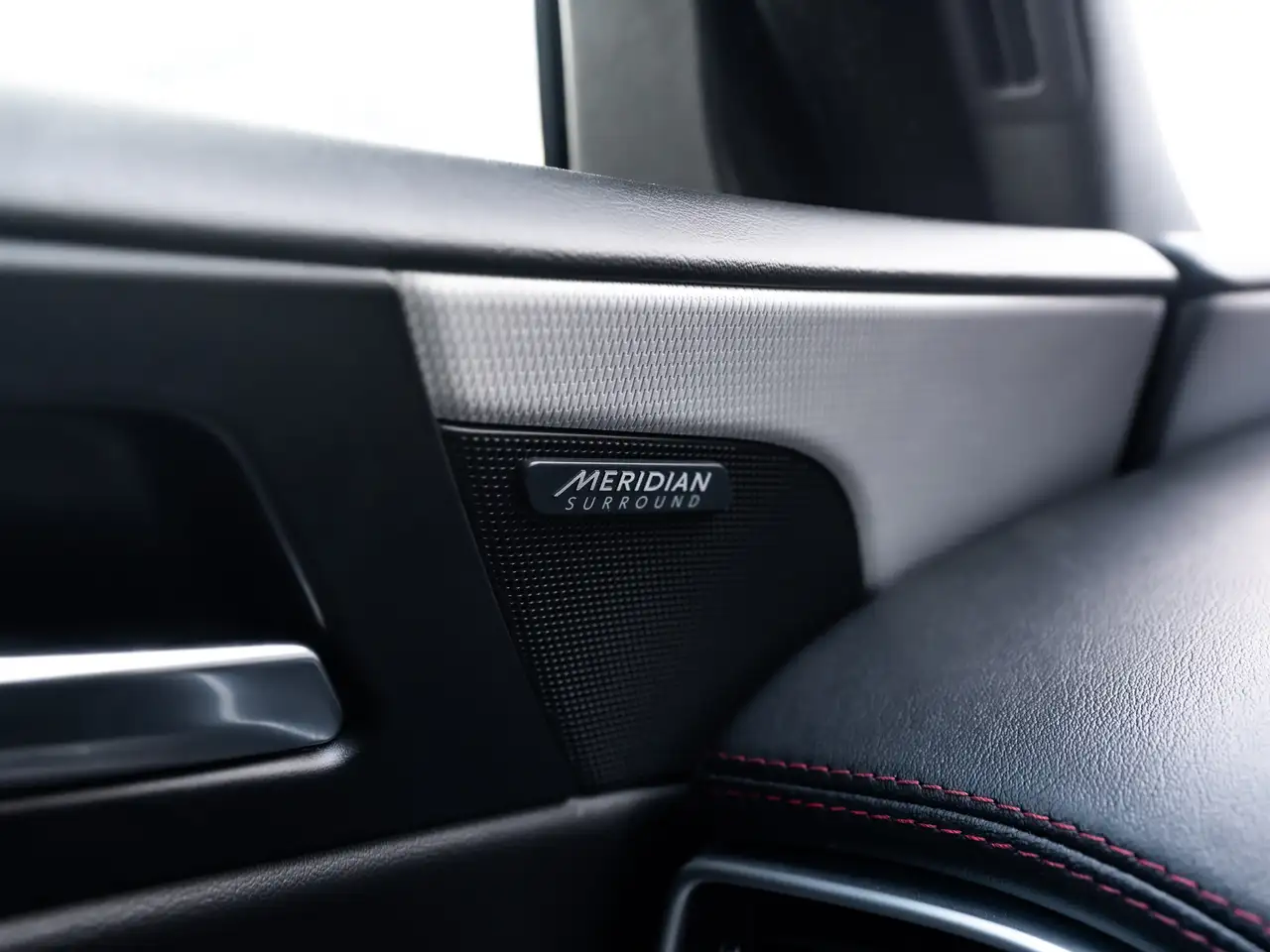 Jaguar XE снимка Jaguar XE