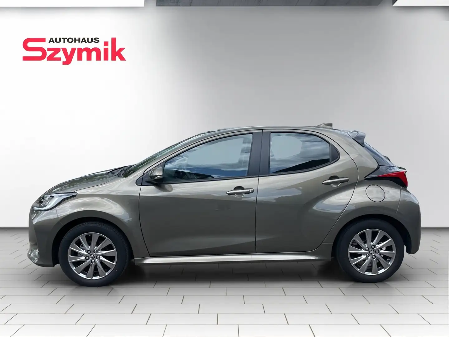 Toyota Yaris 1.5 Smart Brons - 2