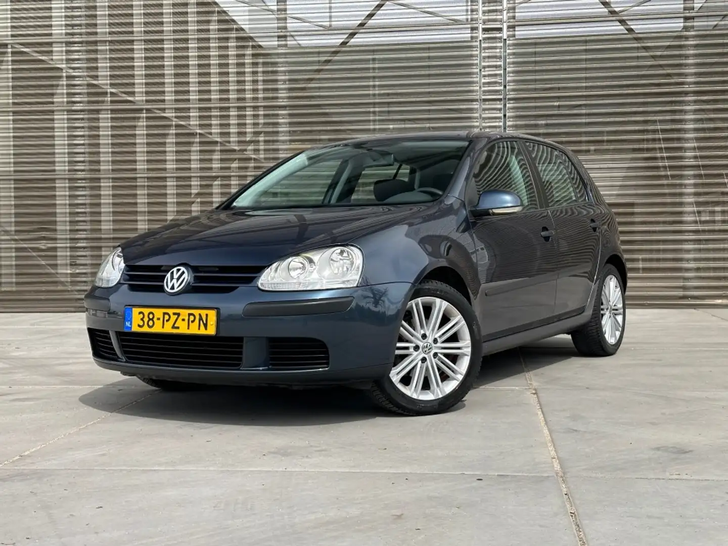 Volkswagen Golf 1.6 FSI Trendline AIRCO/LM VELGEN !! Blau - 1