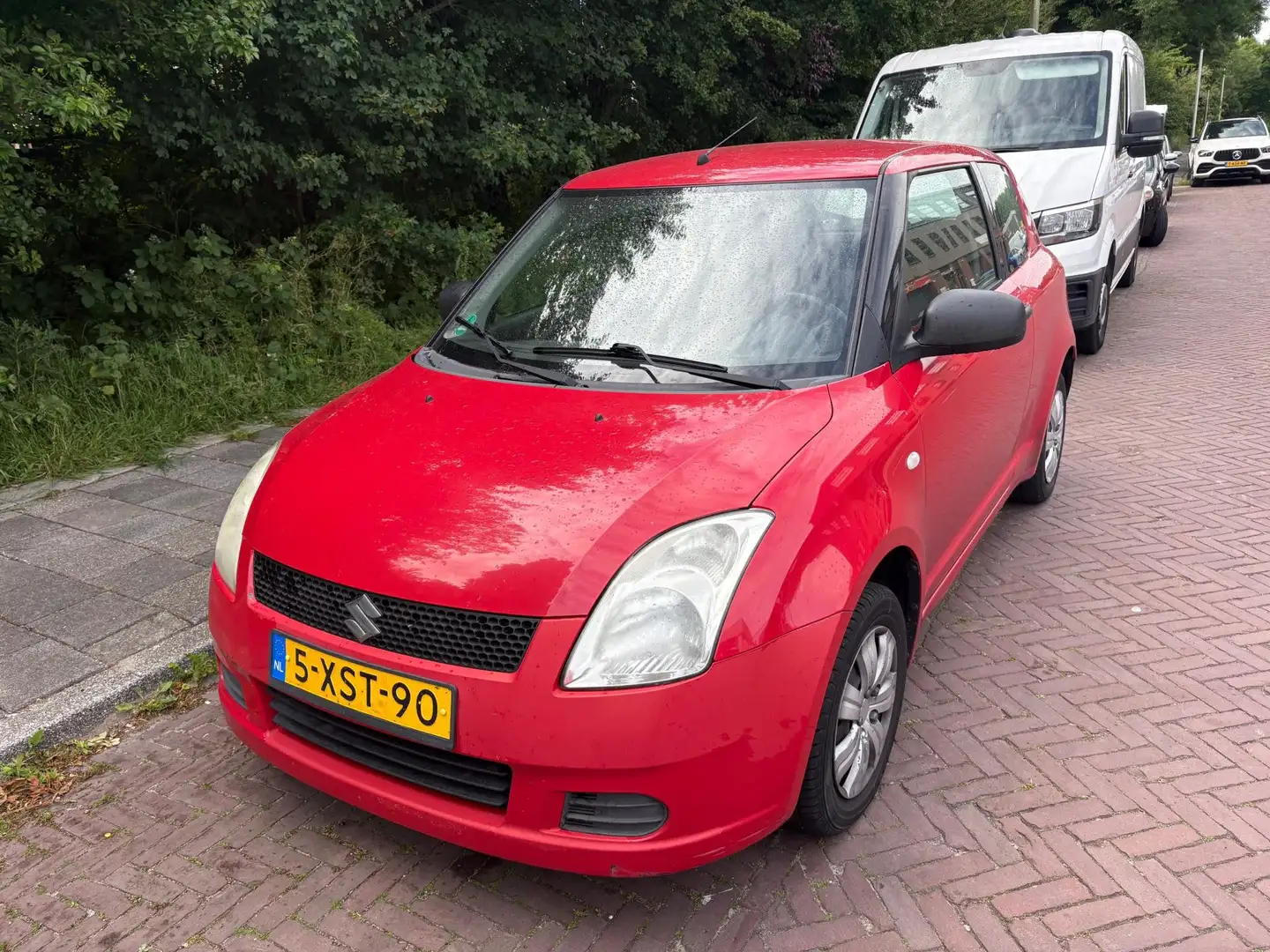 Suzuki Swift 1.3 GA 3drs. Airco Roşu - 1