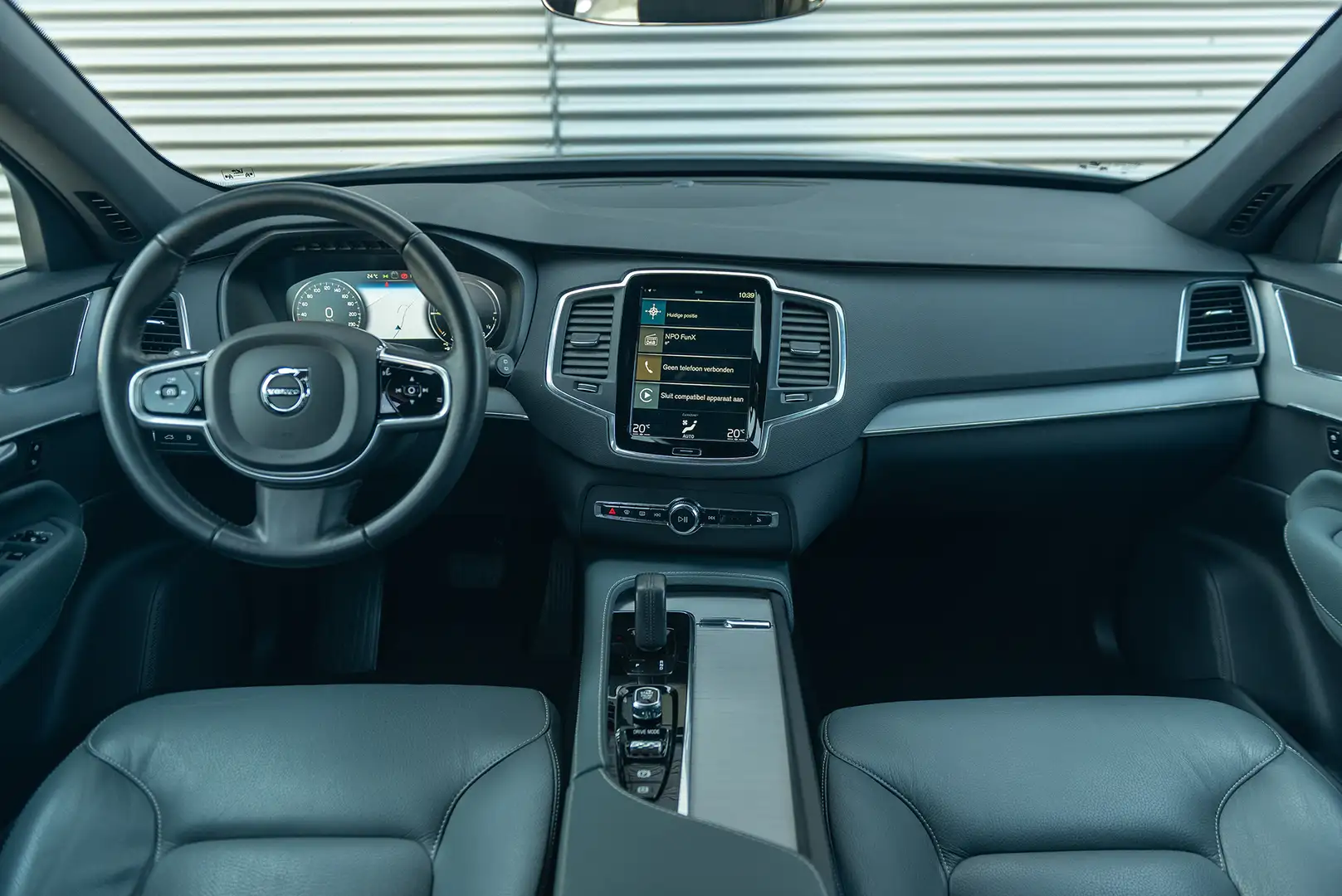 Volvo XC90 T8 Aut. Inscription ACC Leder Trekhaak 390pk Blauw - 2