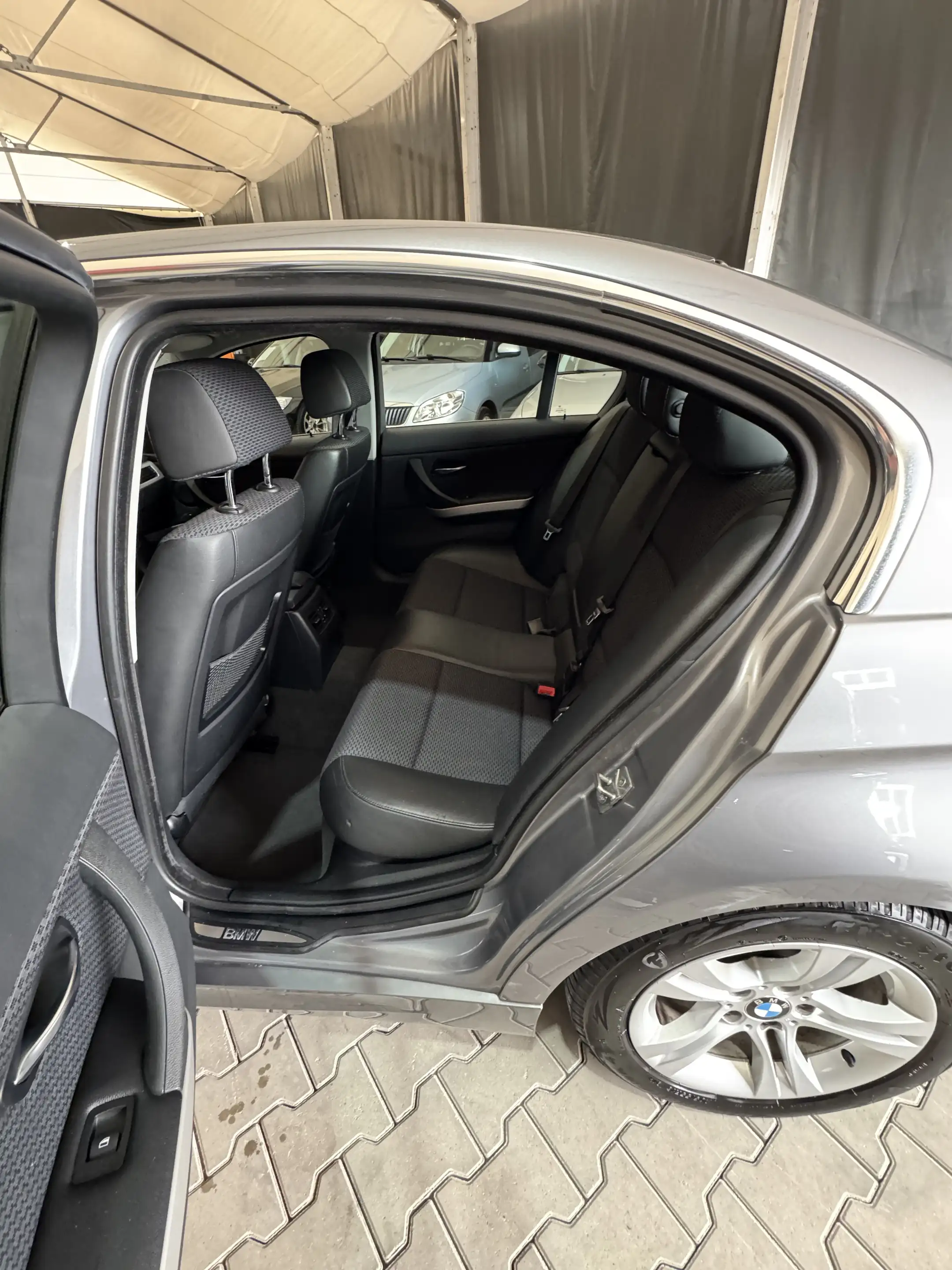 BMW 325 325 i*Klimaautomatik*PDC Hinten*TÜV NEU*Service NEU* — photo 9