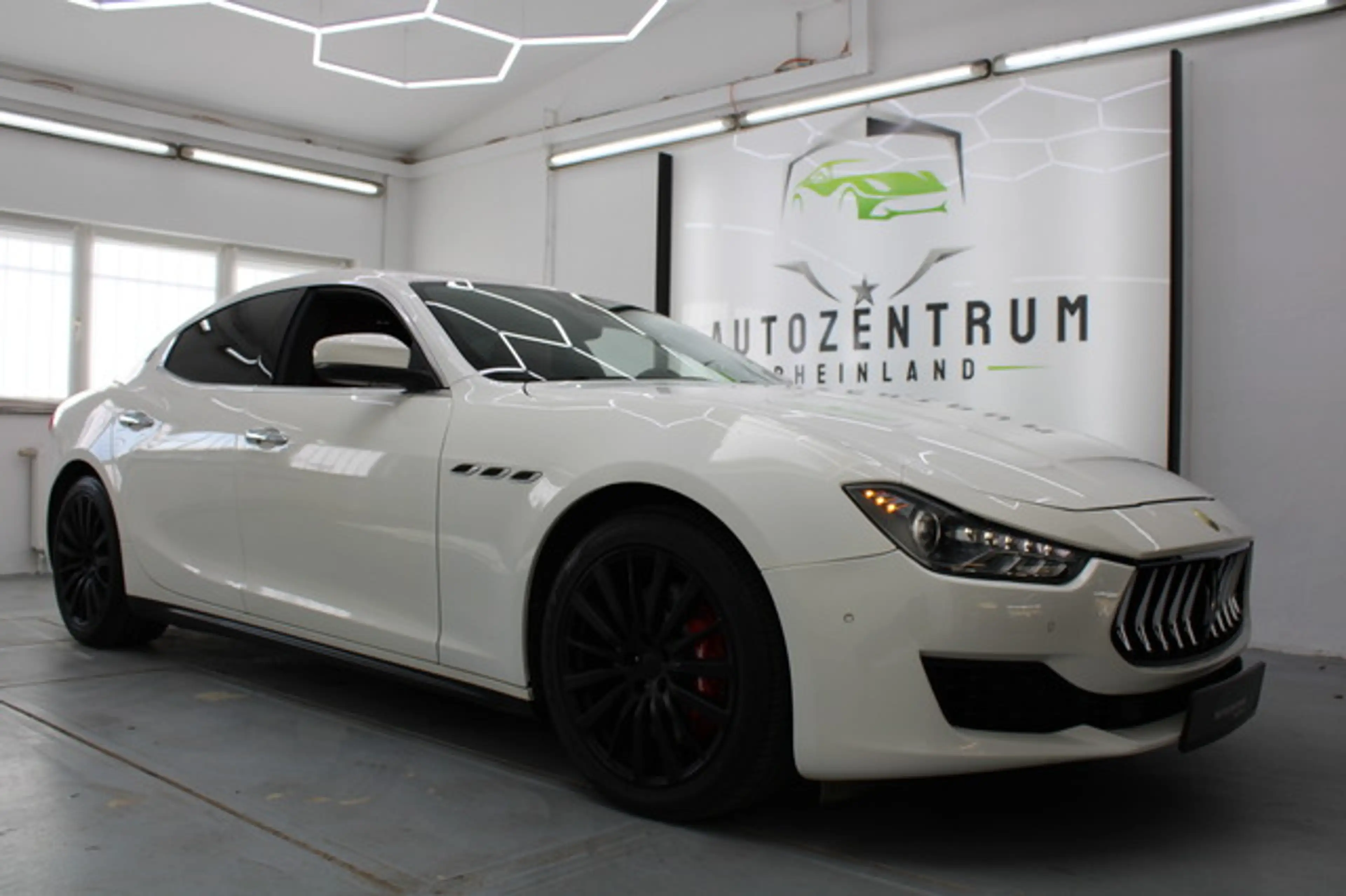 Maserati Ghibli S Q4 CARPLAY/NAVI/KAMERA/SPORT/LED/HARMAN — photo 3