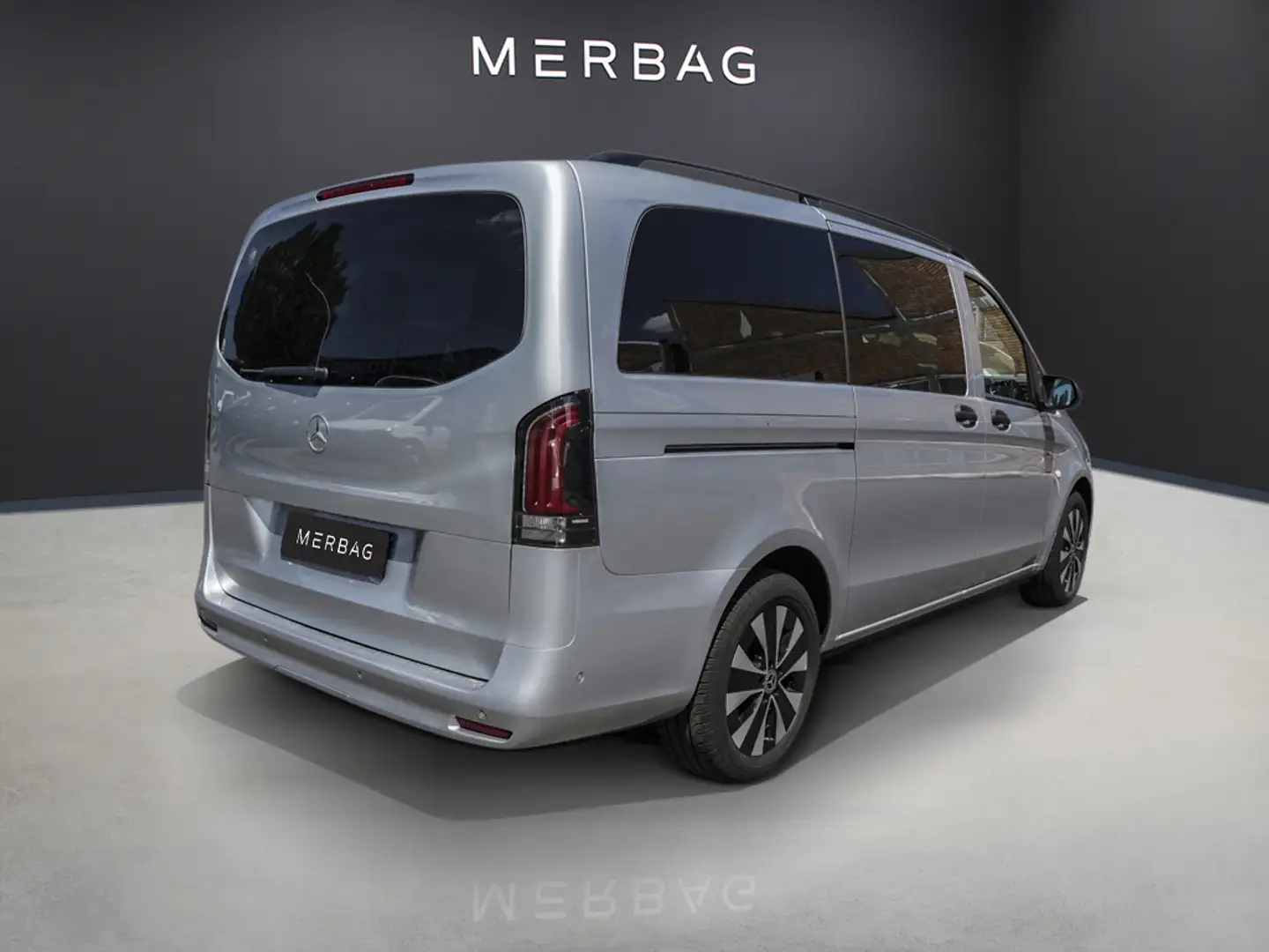 Mercedes-Benz Vito Tourer 116 lang Automatik Standhzg. Navi TW Silber - 2