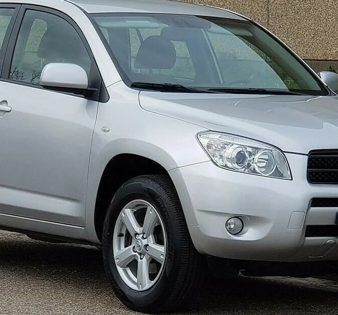 Toyota RAV 4 RAV4 2.0 VVT-i 4WD Elegance Aut. Silber - 1
