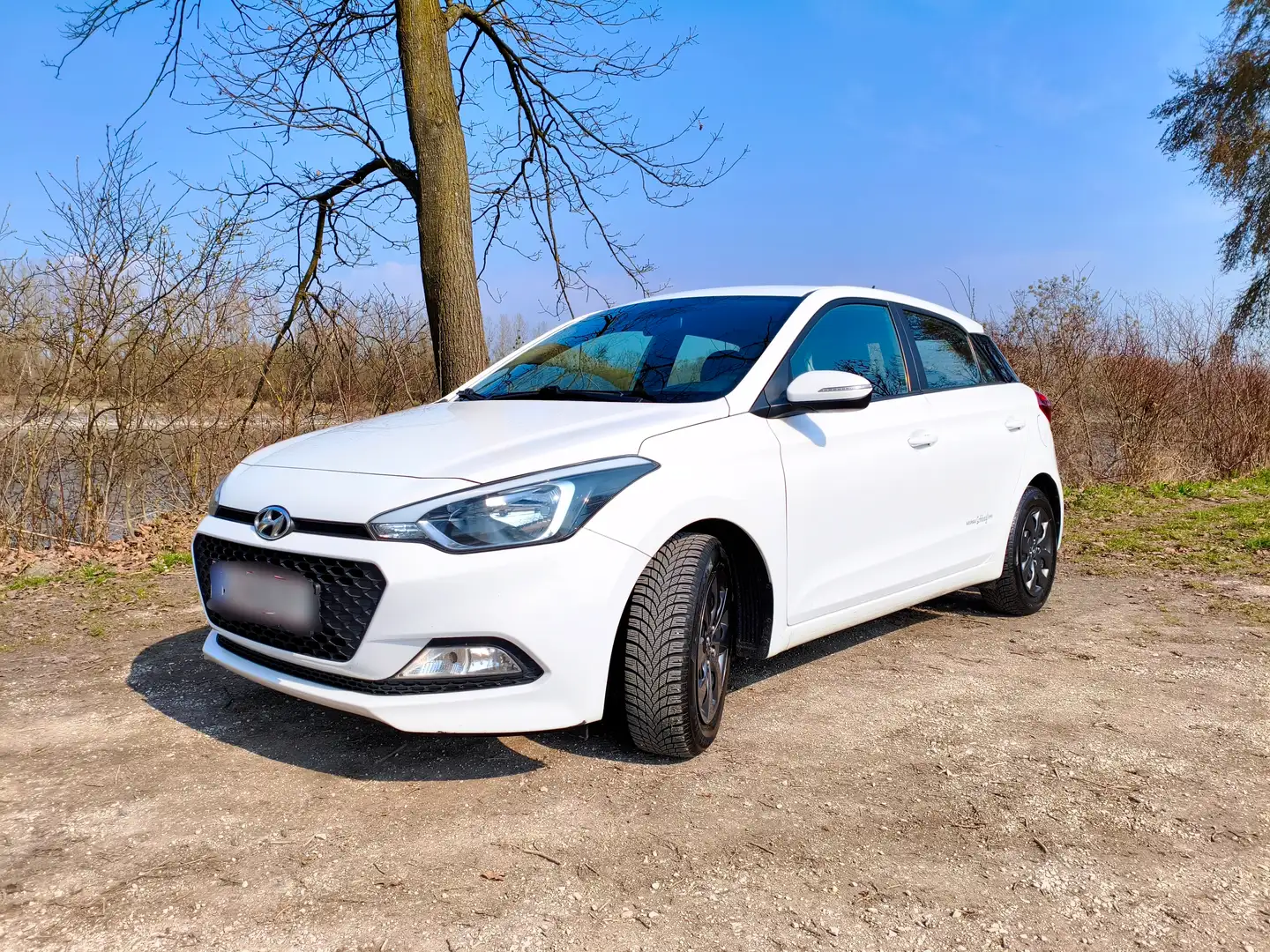 Hyundai i20 i20 1,25 Edition 25 Edition 25 Weiß - 1
