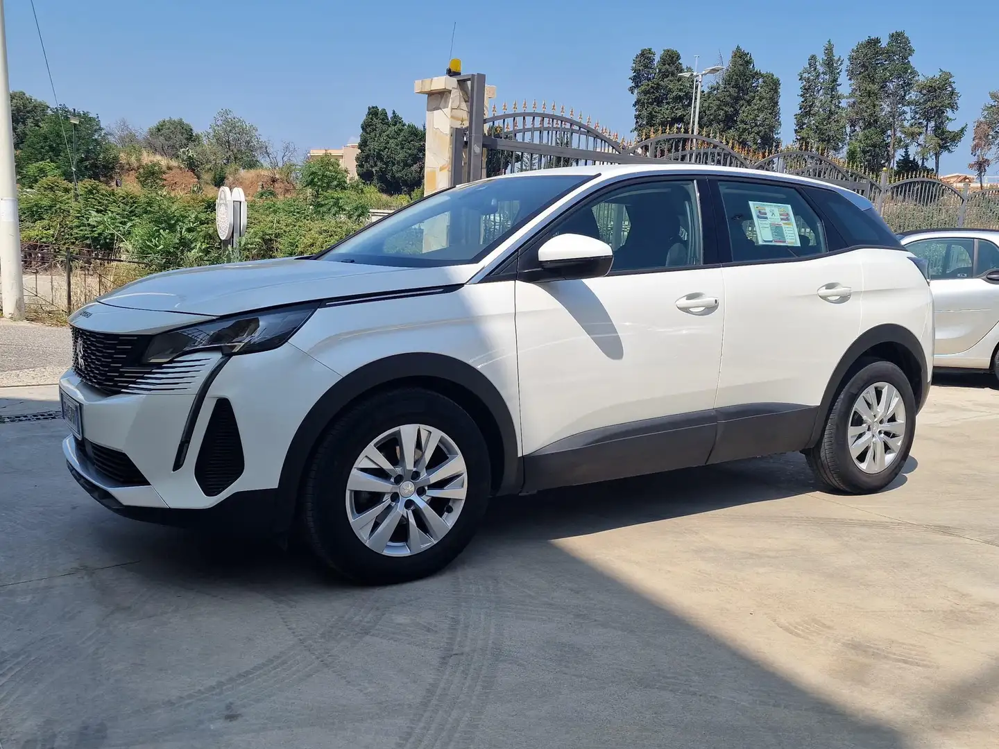 Peugeot 3008 3008 II 2021 1.5 bluehdi Active Business s Bianco - 1