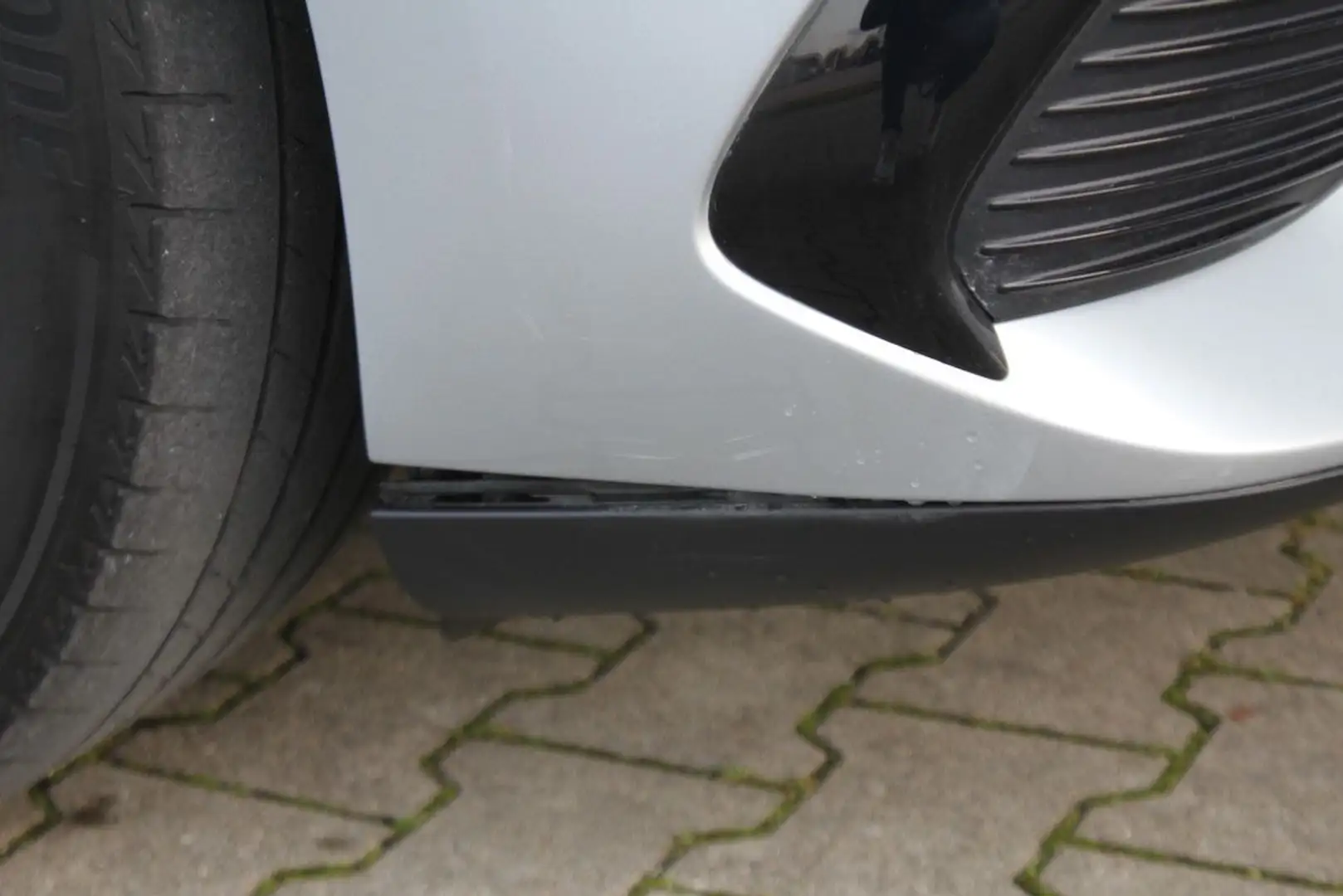 Mercedes-Benz EQE 300 84B 22kW onboard Distronic 33.172€ NETTO Argent - 1