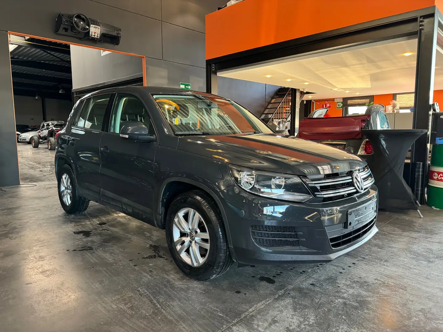 Volkswagen Tiguan SUV/4x4/Pick-Up en Gris occasion à Wauthier