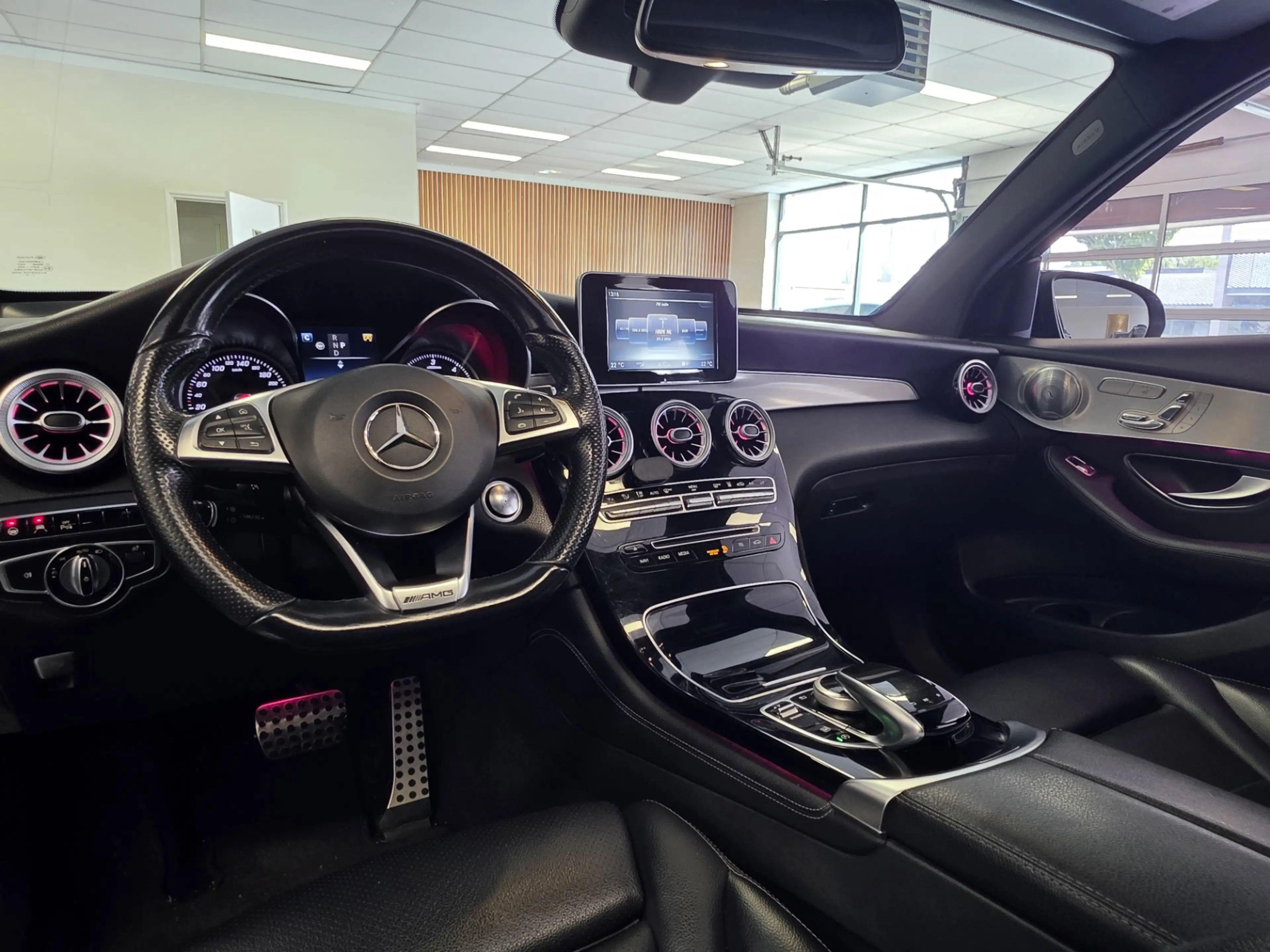 Mercedes-Benz GLC 250 d 4MATIC Edition 1 – AMG-Line – Pano – Automaat — photo 4