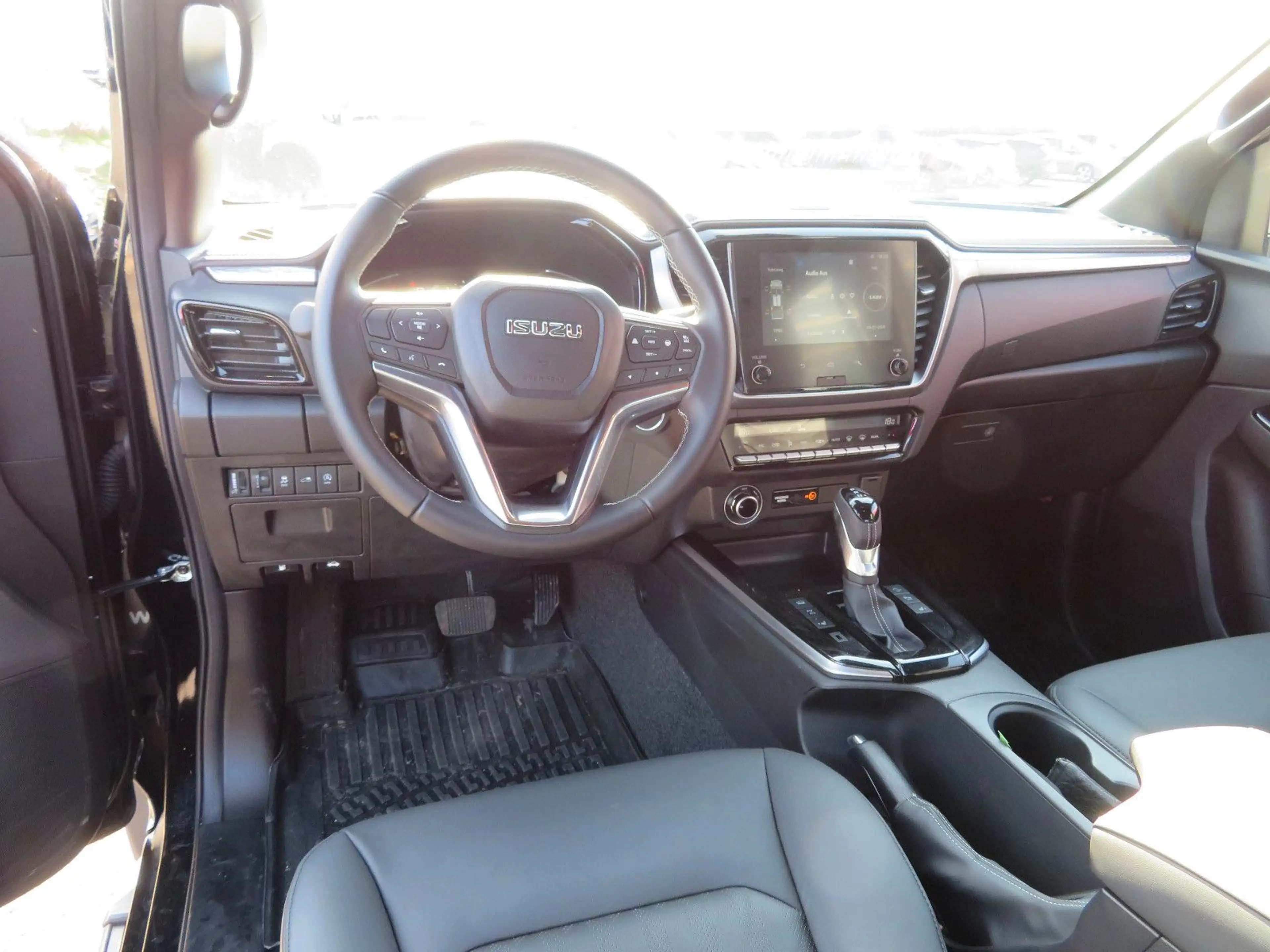 Isuzu D-Max DoKa Face-Lift,AHK geflanscht — photo 10