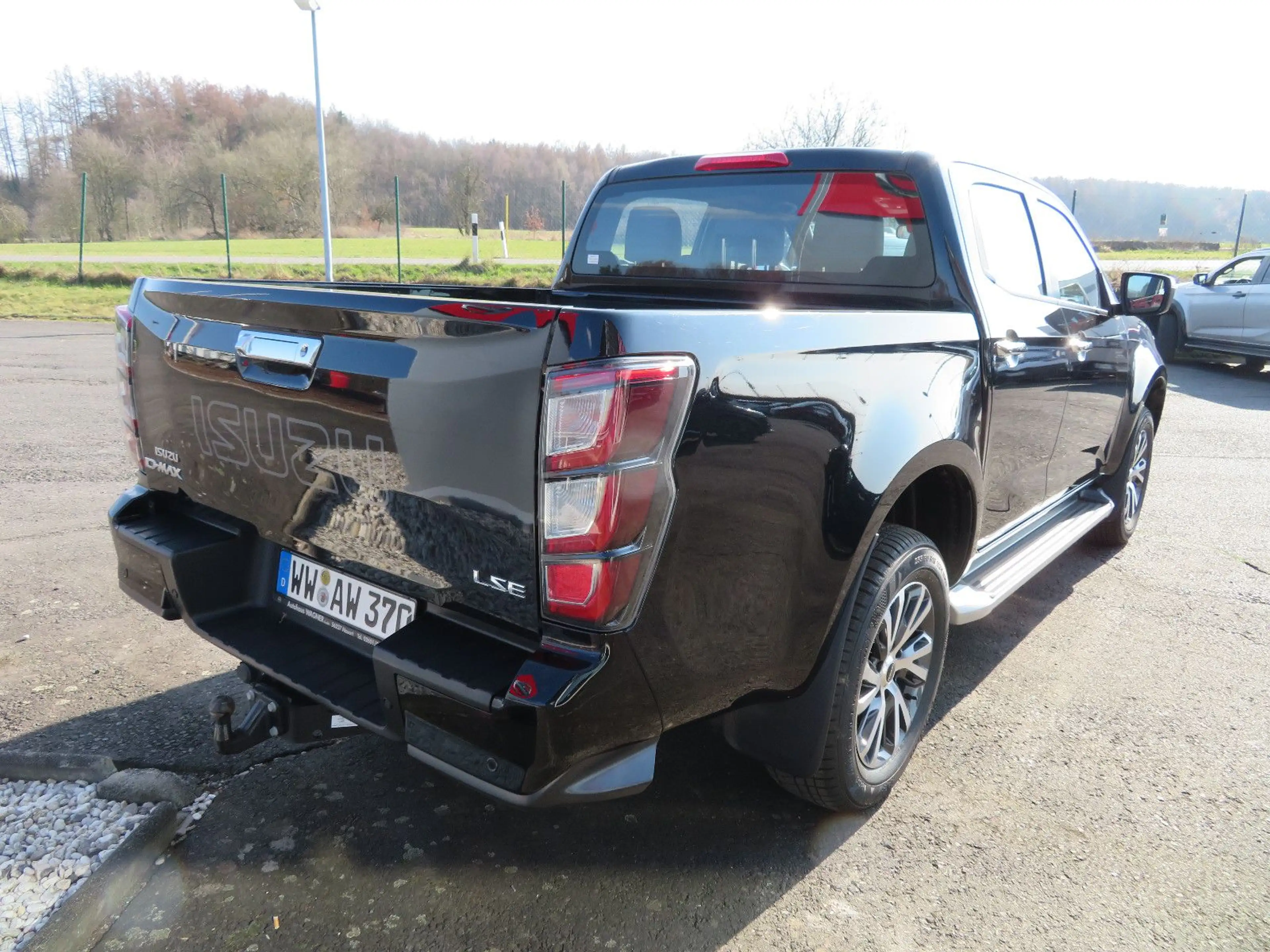 Isuzu D-Max DoKa Face-Lift,AHK geflanscht — photo 3