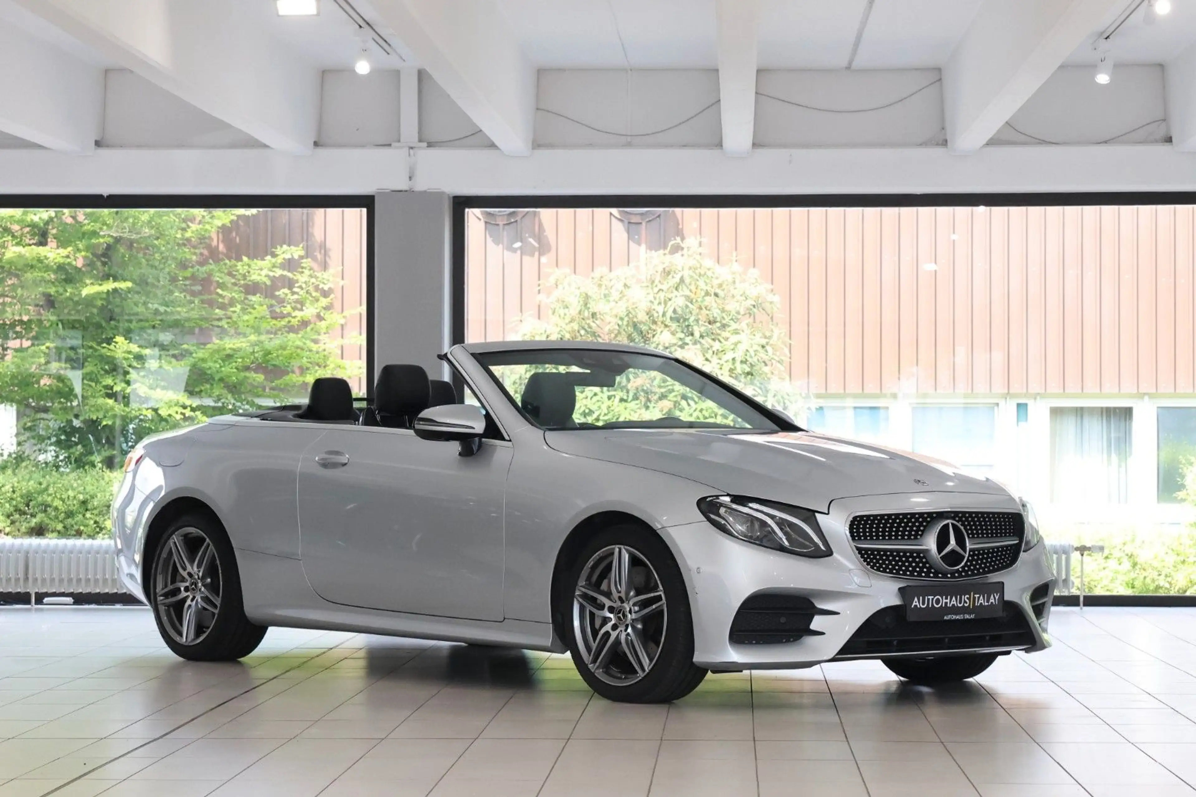 Mercedes-Benz E 450 Cabrio 4Matic AMG*ACC*360*HUD*