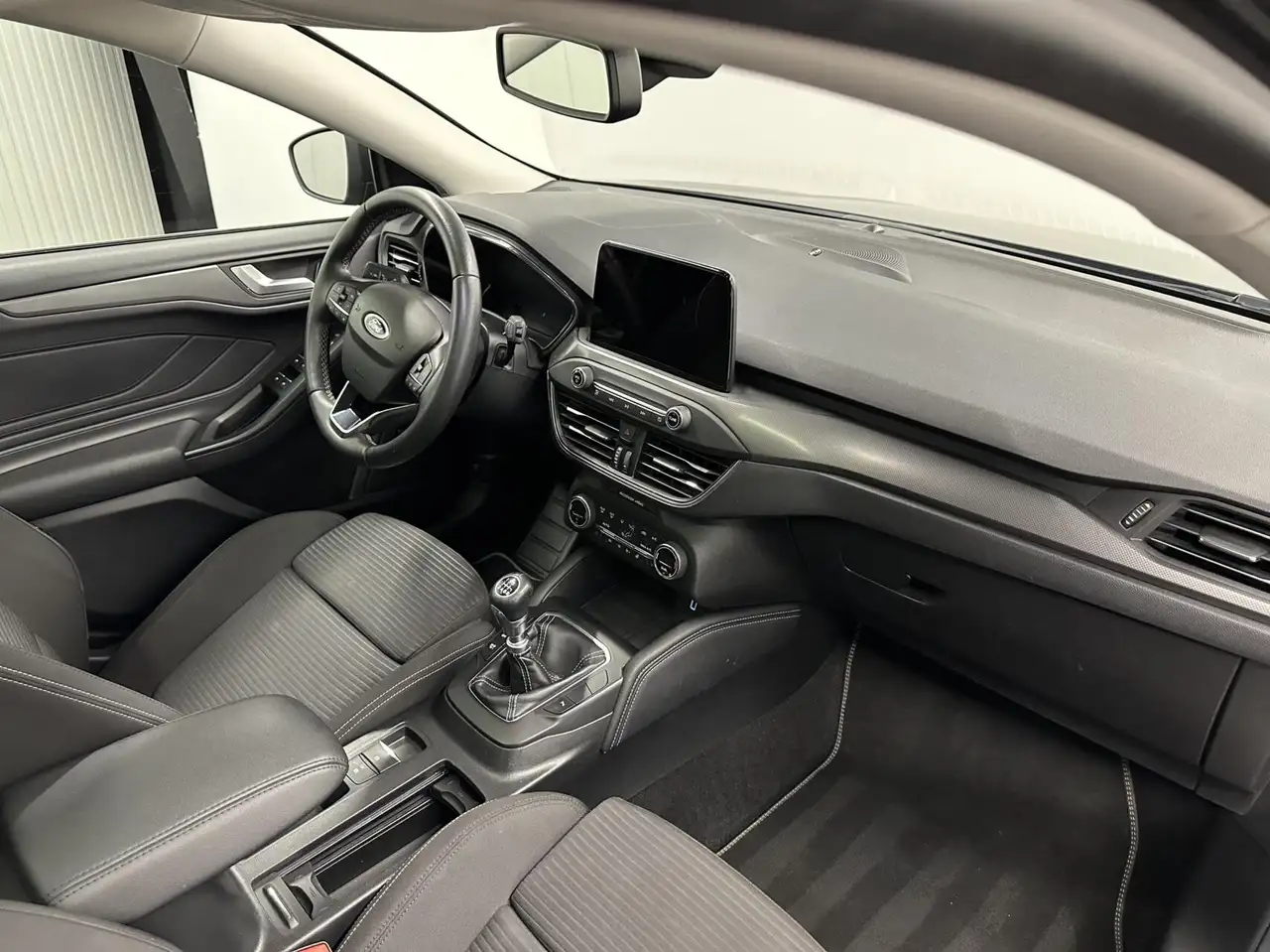 Ford Focus Wagon 1.0 EcoBoost Titanium Business PANO TREKHAAK, миниатюра 12