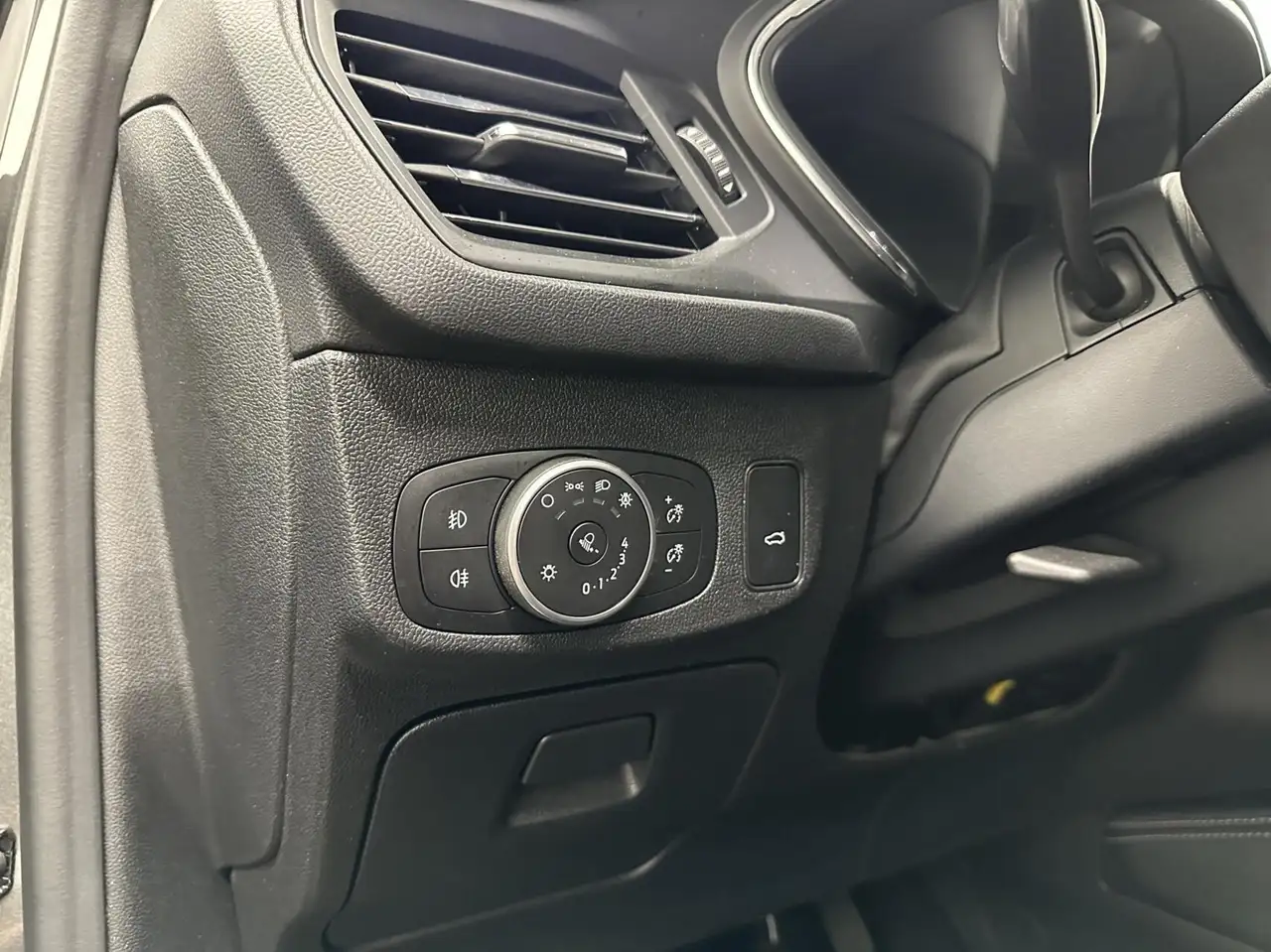 Ford Focus Wagon 1.0 EcoBoost Titanium Business PANO TREKHAAK, миниатюра 18