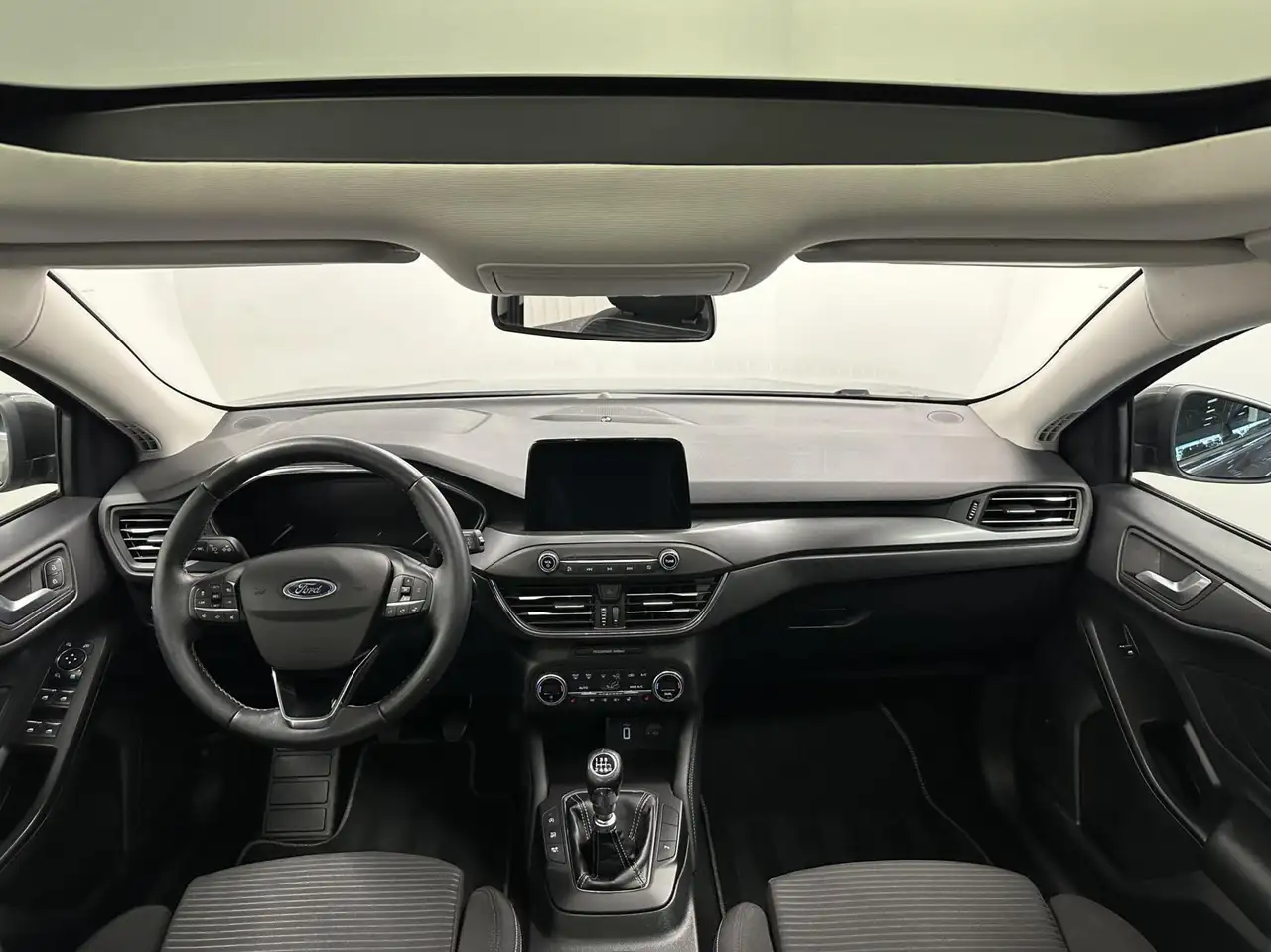 Ford Focus Wagon 1.0 EcoBoost Titanium Business PANO TREKHAAK, миниатюра 2