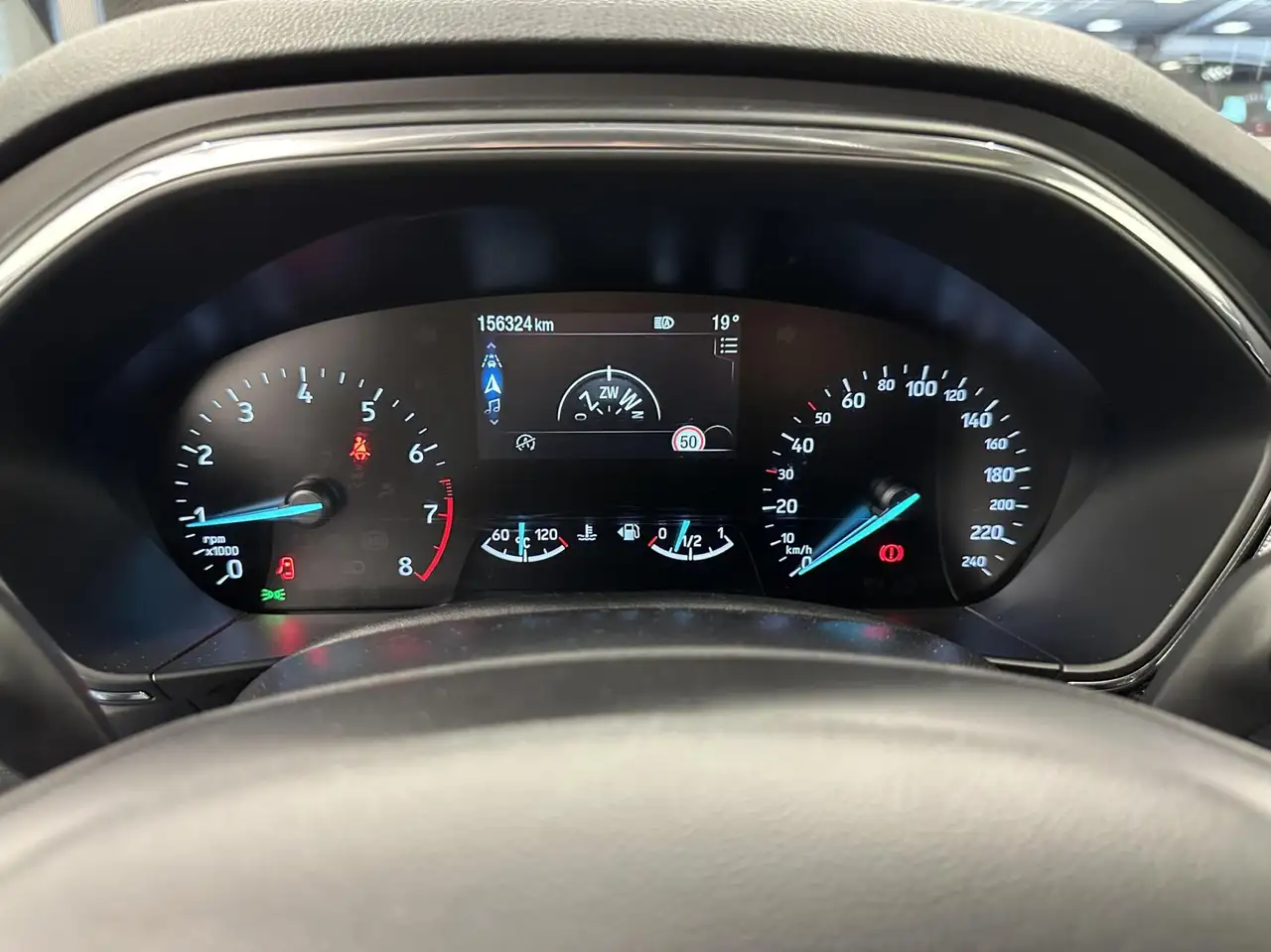 Ford Focus Wagon 1.0 EcoBoost Titanium Business PANO TREKHAAK, миниатюра 26