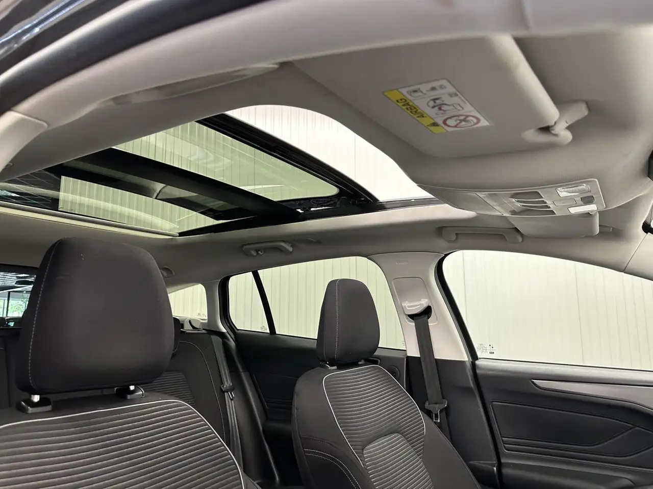 Ford Focus Wagon 1.0 EcoBoost Titanium Business PANO TREKHAAK, миниатюра 13