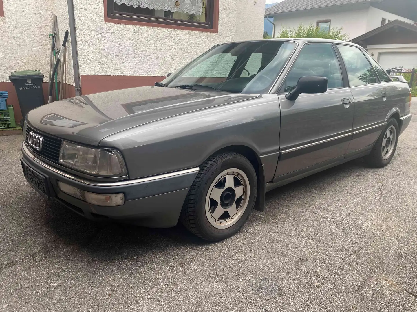 Audi 90 90 2,0 Grau - 2
