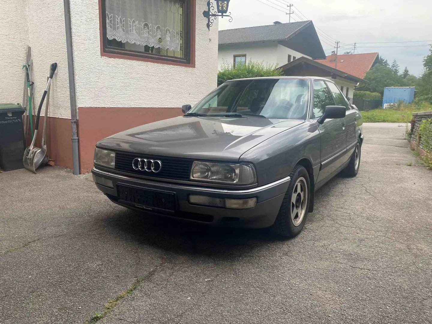 Audi 90 90 2,0 Grau - 1