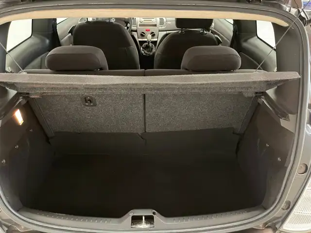 Lancia Ypsilon view 12