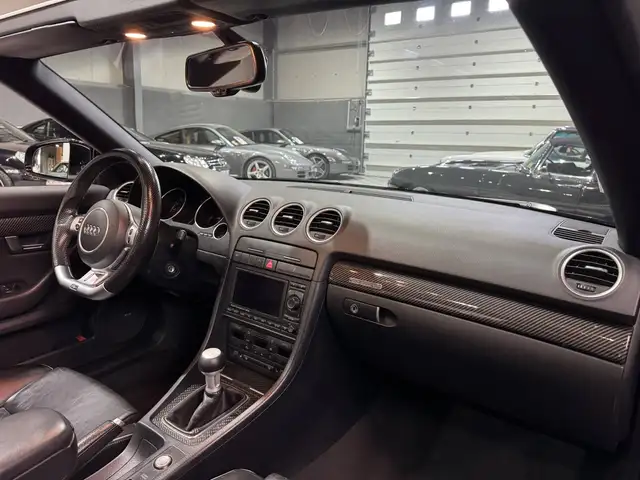Audi RS4 view 11