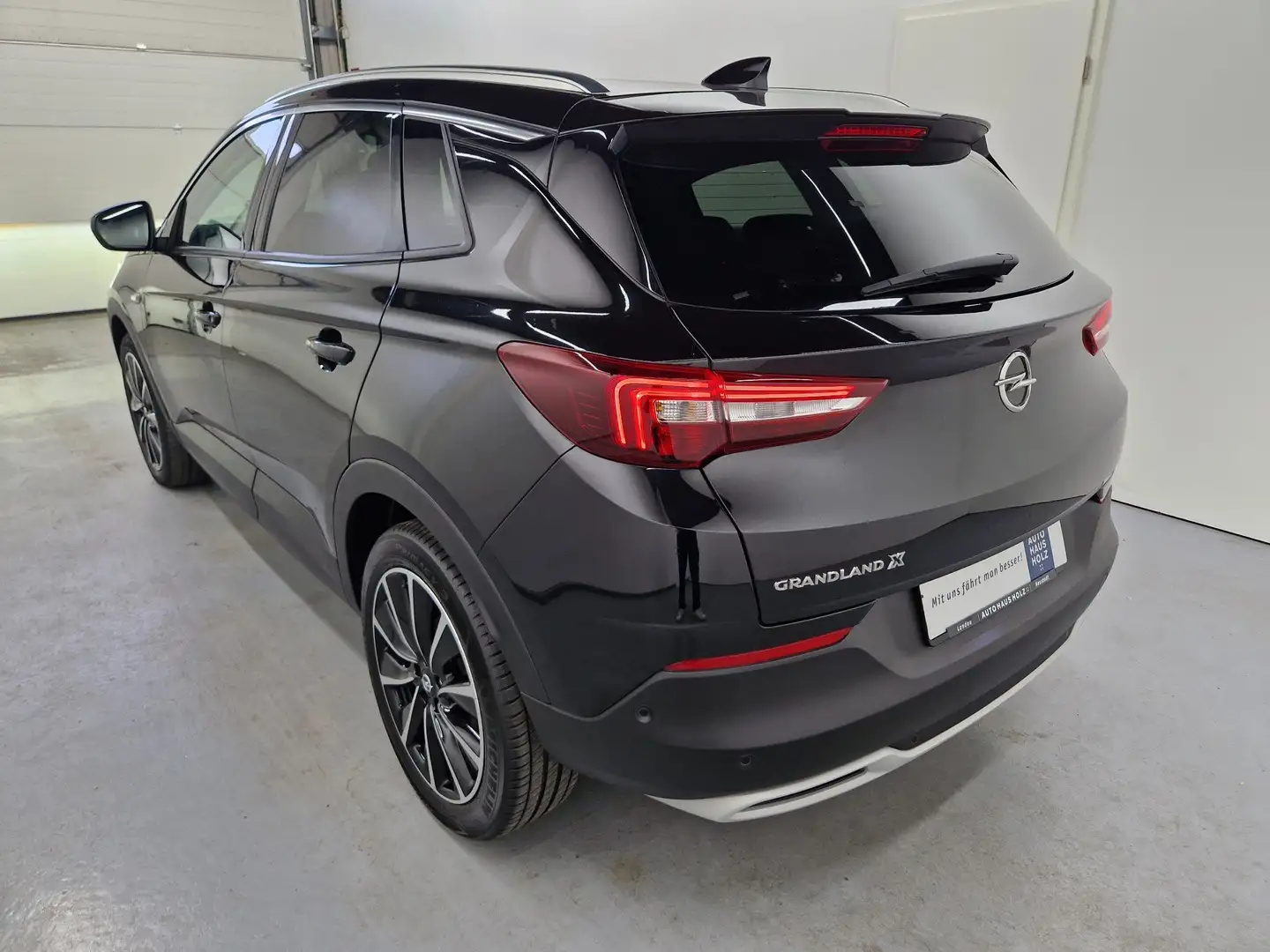 Opel Grandland X 1.5 Diesel AT8 Business Elegance Schwarz - 2