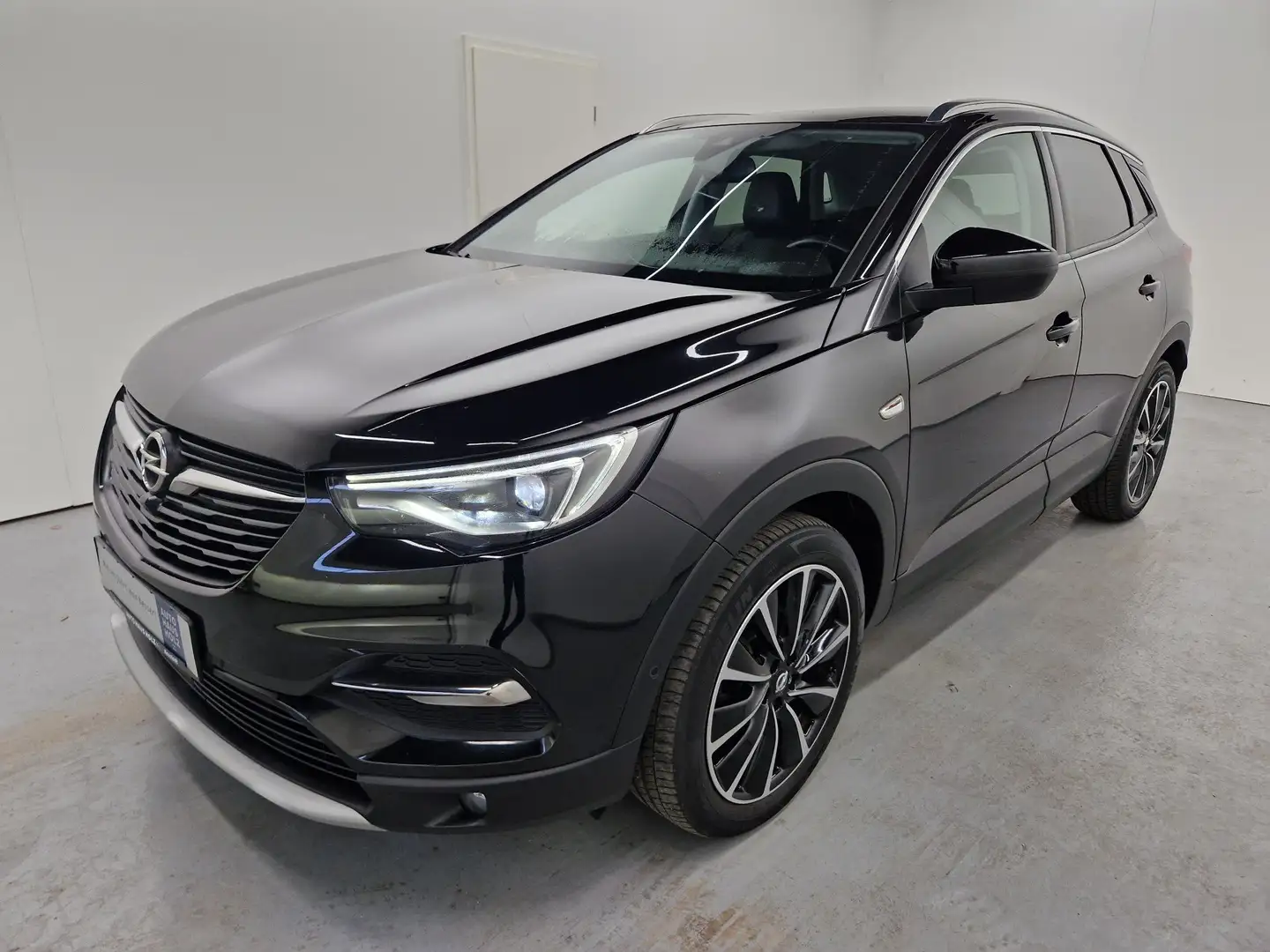 Opel Grandland X 1.5 Diesel AT8 Business Elegance Schwarz - 1