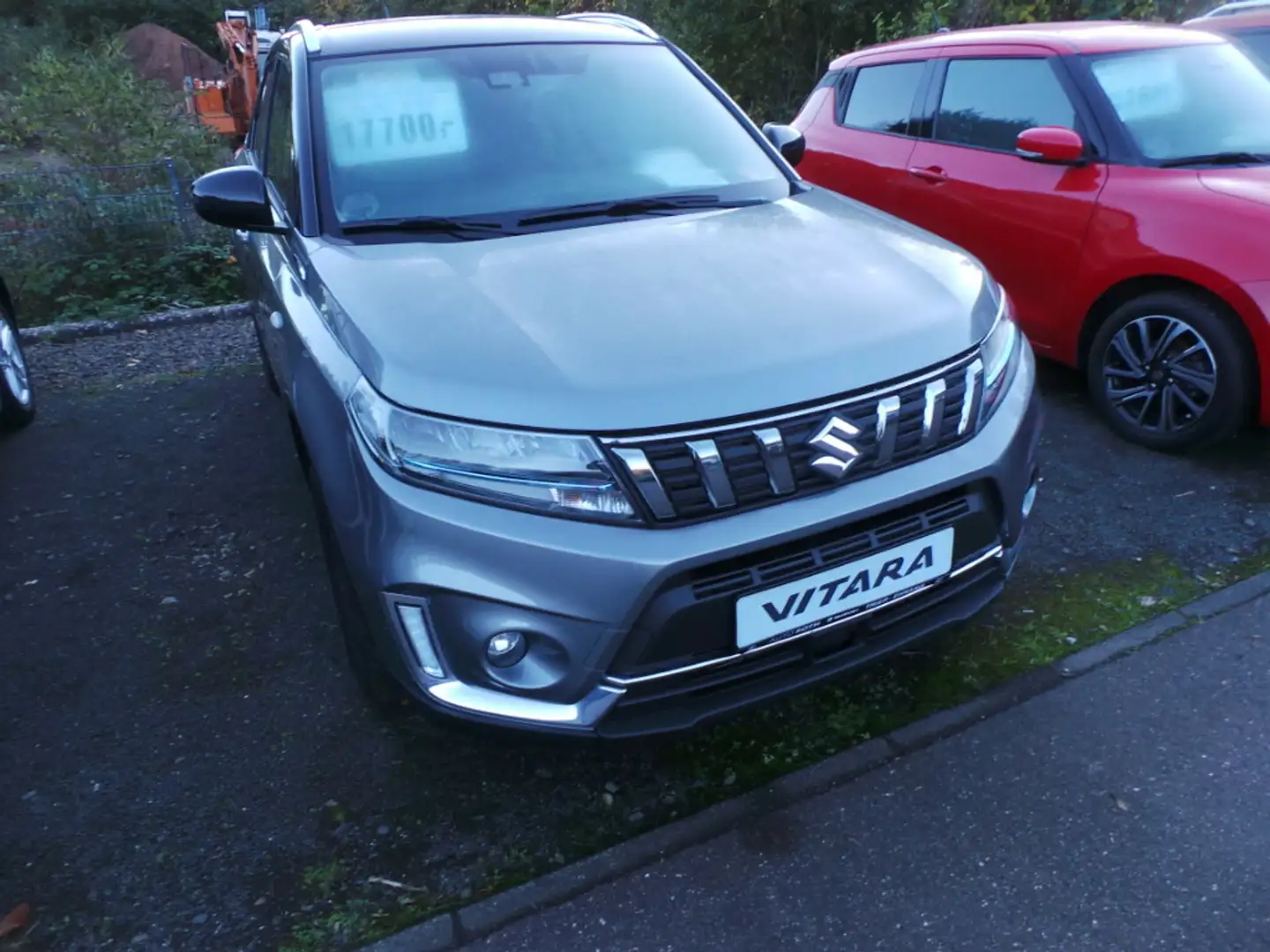 Suzuki Vitara 1.4 Comfort 4x4 Mildhybrid Grau - 2