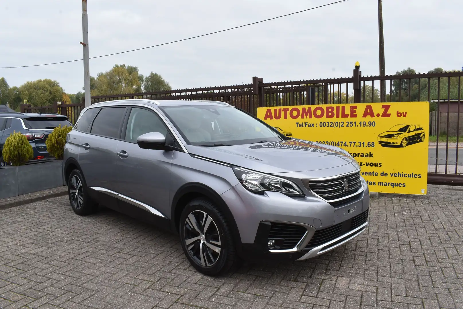 Peugeot 5008 1.6 BlueHDi Allure 7PL/GPS ***12M GARANTIE*** Zilver - 1