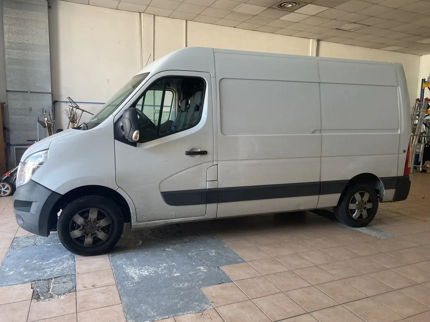 Nissan NV400 - 2