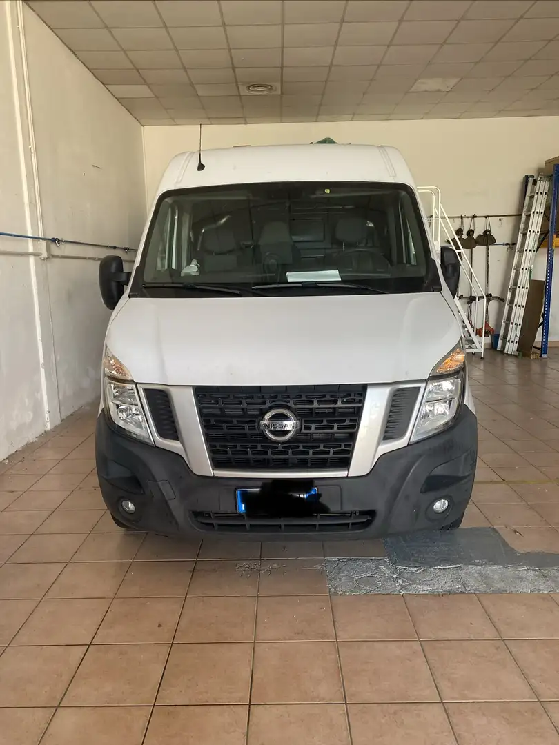 Nissan NV400 - 1