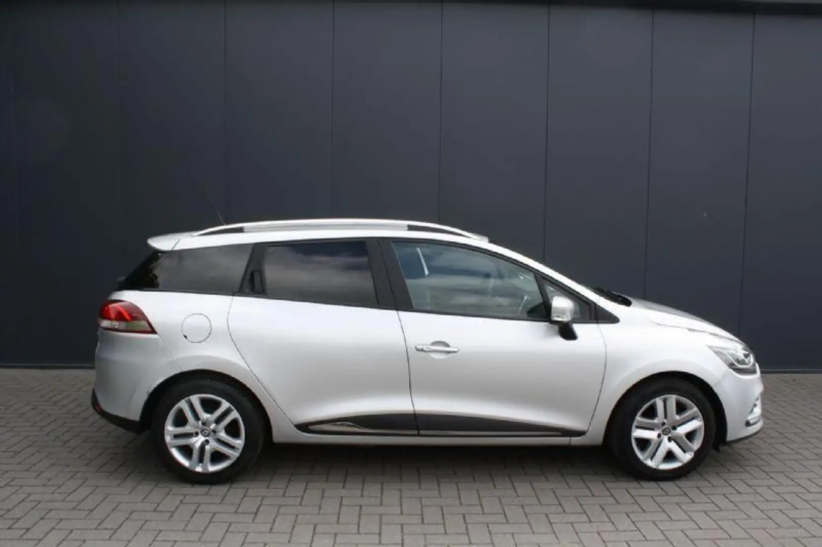 Renault Clio Estate 1.5 dCi EURO 6 Ecoleader Zen - NAVIGATIE Grau - 2