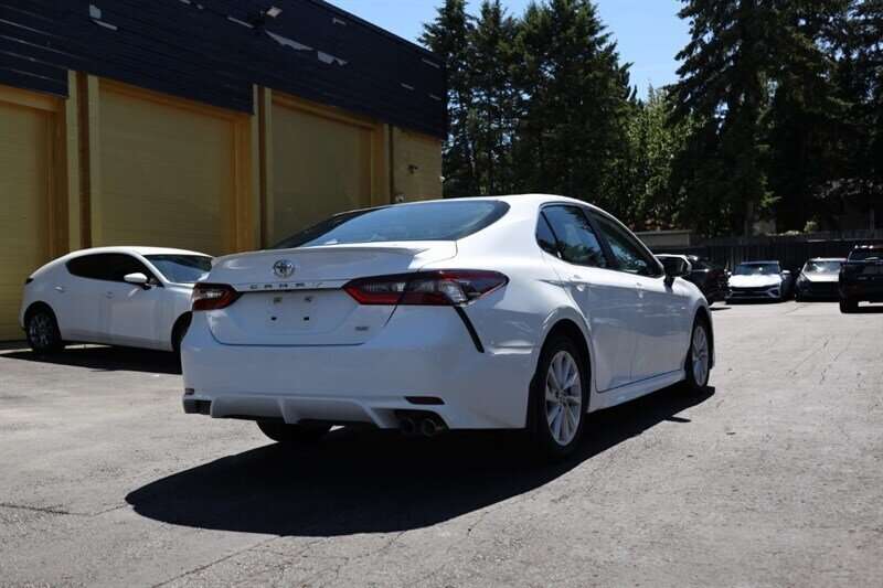 2024 Toyota Camry SE — снимка 1
