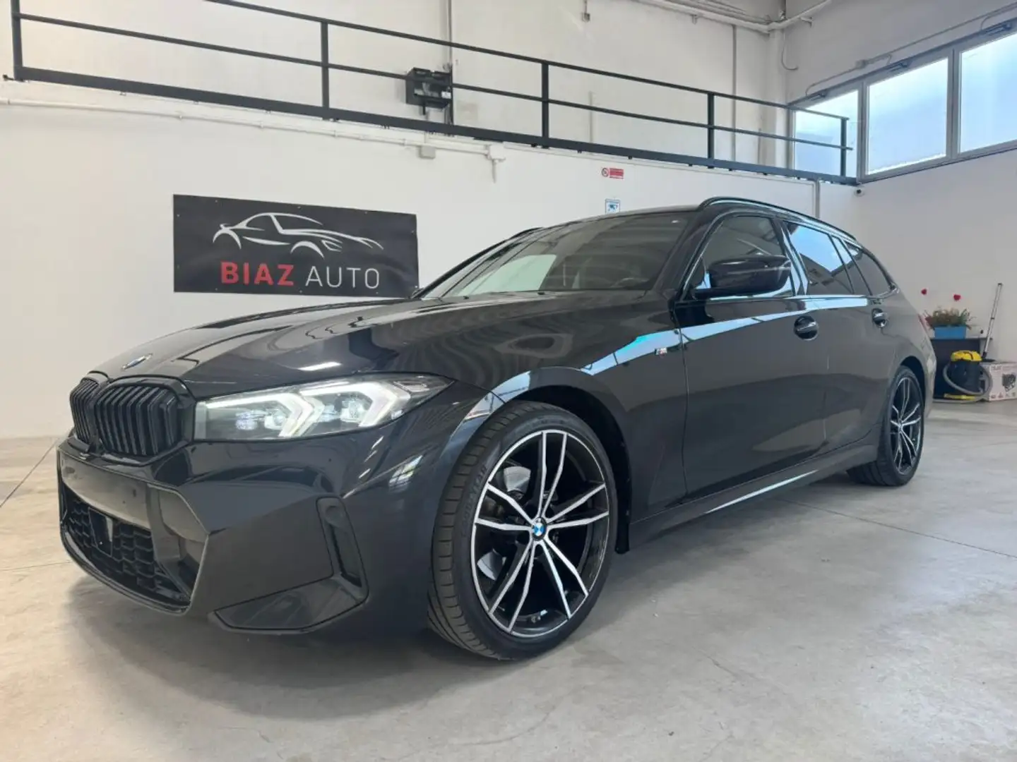 BMW 320 d 48V xDrive Touring Msport Noir - 1
