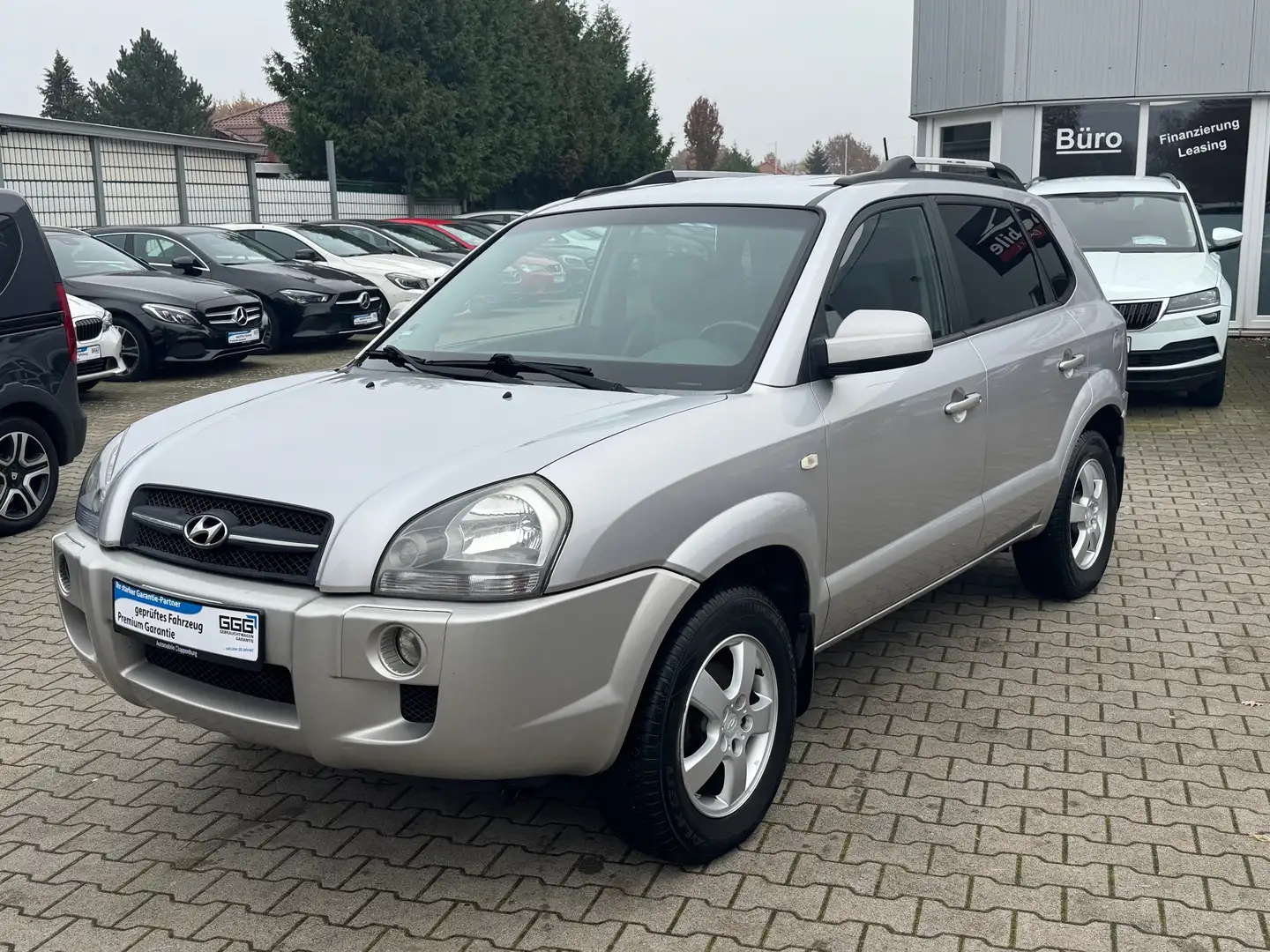 Hyundai TUCSON 2.0 GLS (2WD) *SHZ *TÜV Gris - 1