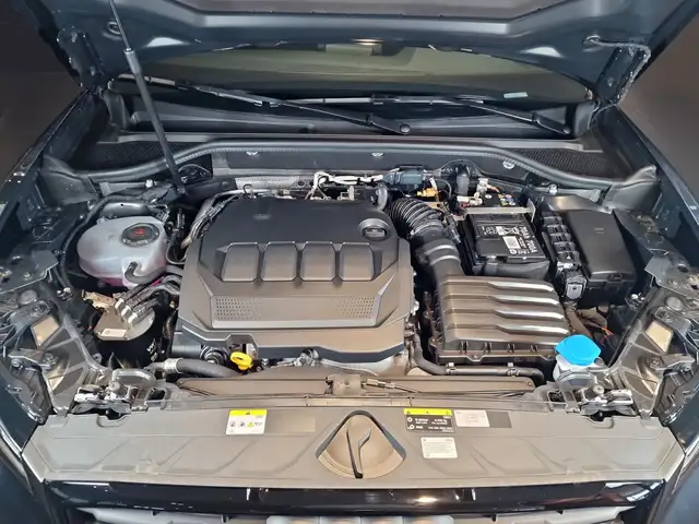 Audi Q2 view 11