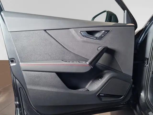 Audi Q2 view 14