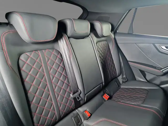 Audi Q2 view 8