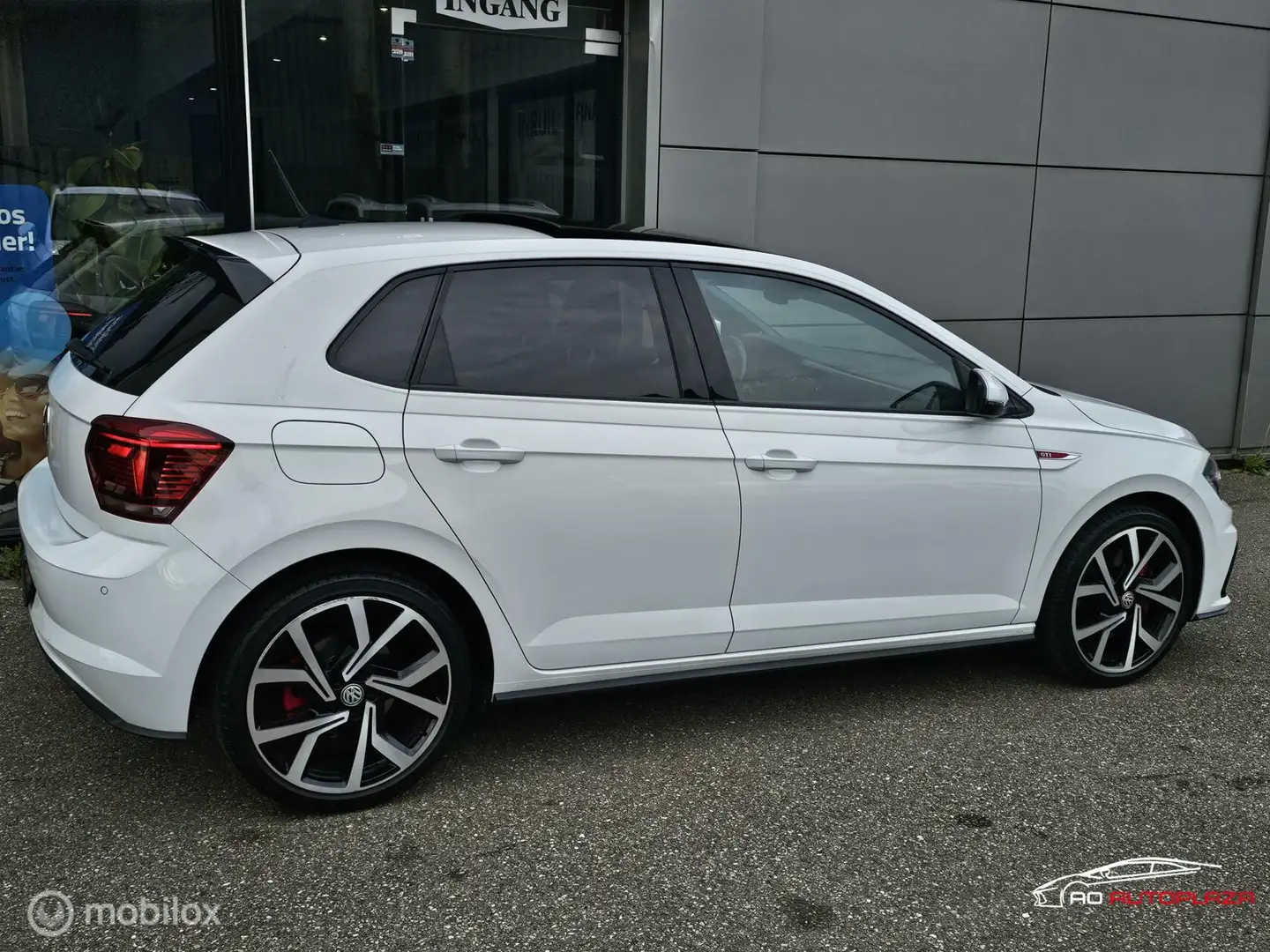 Volkswagen Polo GTI 2.0 TSI Panorama/Keyless/Virtual/Beats/Camera Fehér - 2
