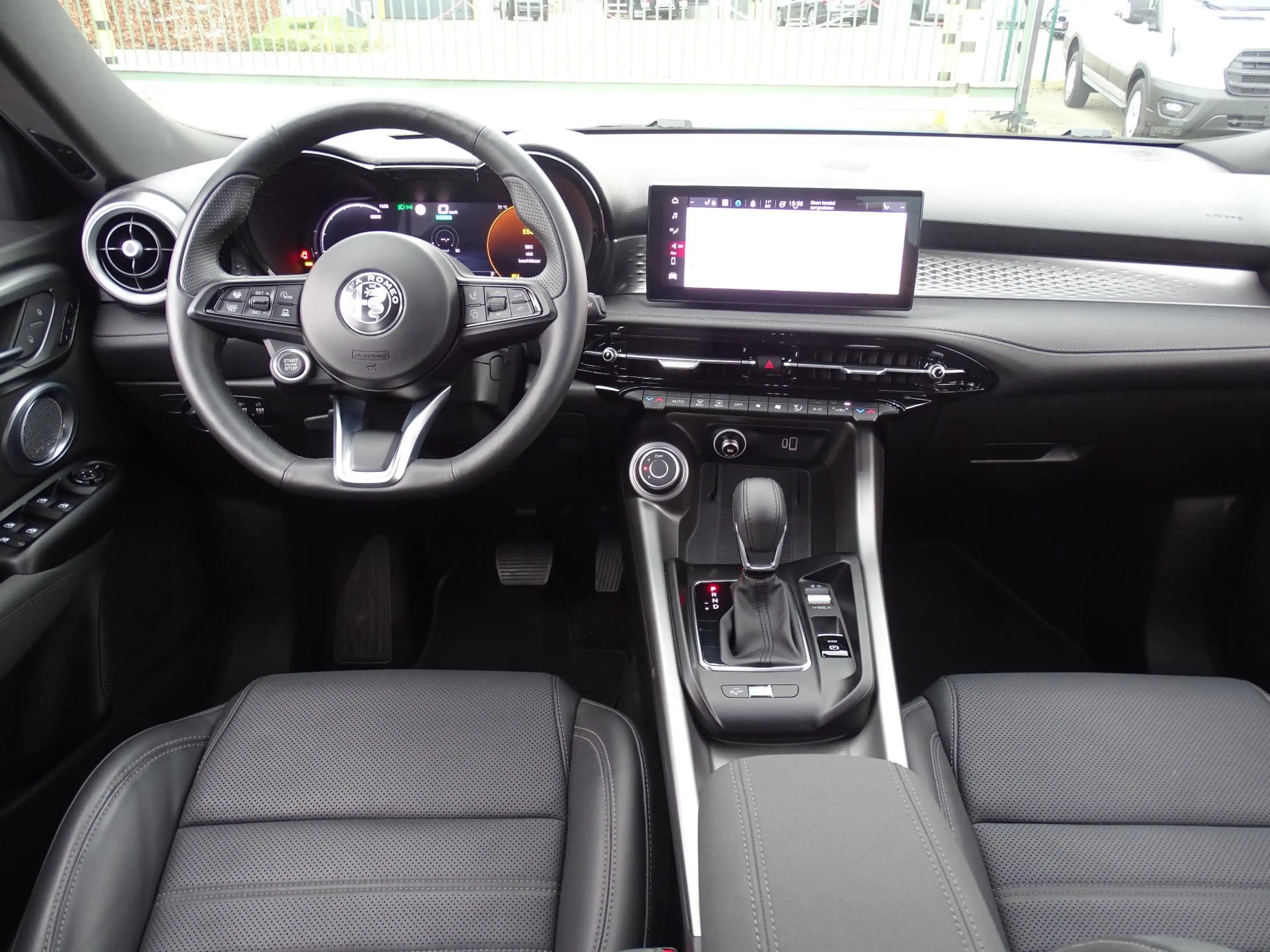 Alfa Romeo Tonale 1.5 130 MHEV Sprint FWD — photo 11