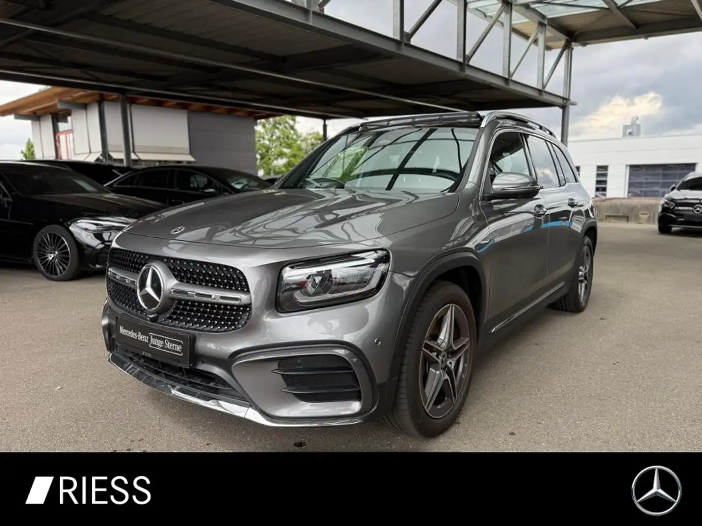 Mercedes-Benz GLB 220 d 4M AMG Sport Pano AHK 7 Sitze Ambi 360 Grau - 1