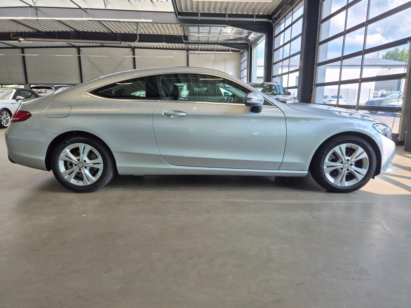 Mercedes-Benz C 180 COUPE AVANTGARDE NAVI LED AMBIENTE SHZ CAM — photo 4