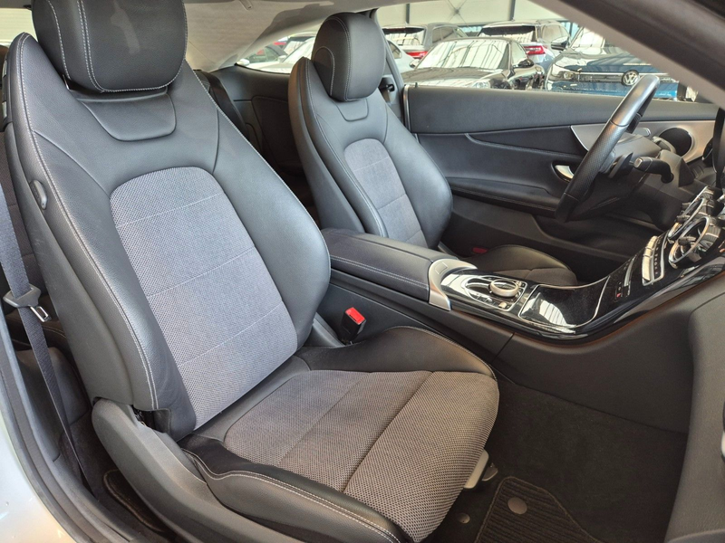 Mercedes-Benz C 180 COUPE AVANTGARDE NAVI LED AMBIENTE SHZ CAM — photo 10