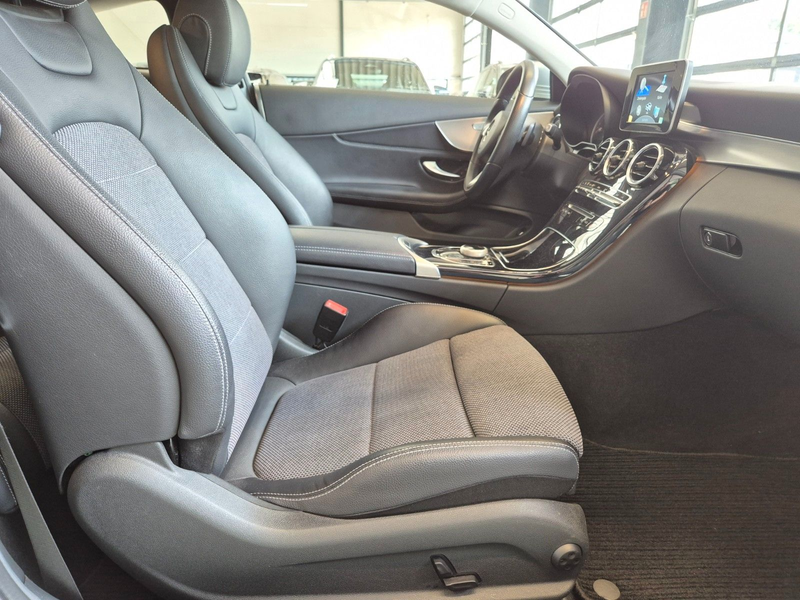 Mercedes-Benz C 180 COUPE AVANTGARDE NAVI LED AMBIENTE SHZ CAM — photo 11