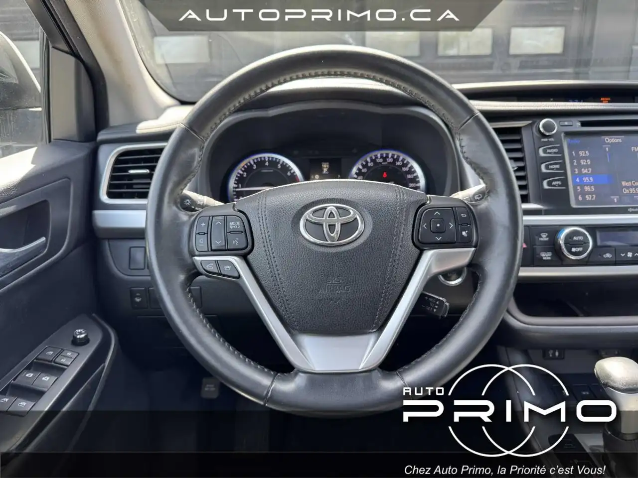 Toyota Highlander снимка Toyota Highlander