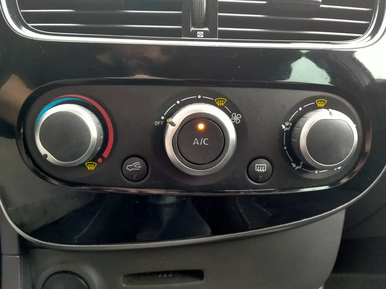 Renault Clio Grandtour — photo 22