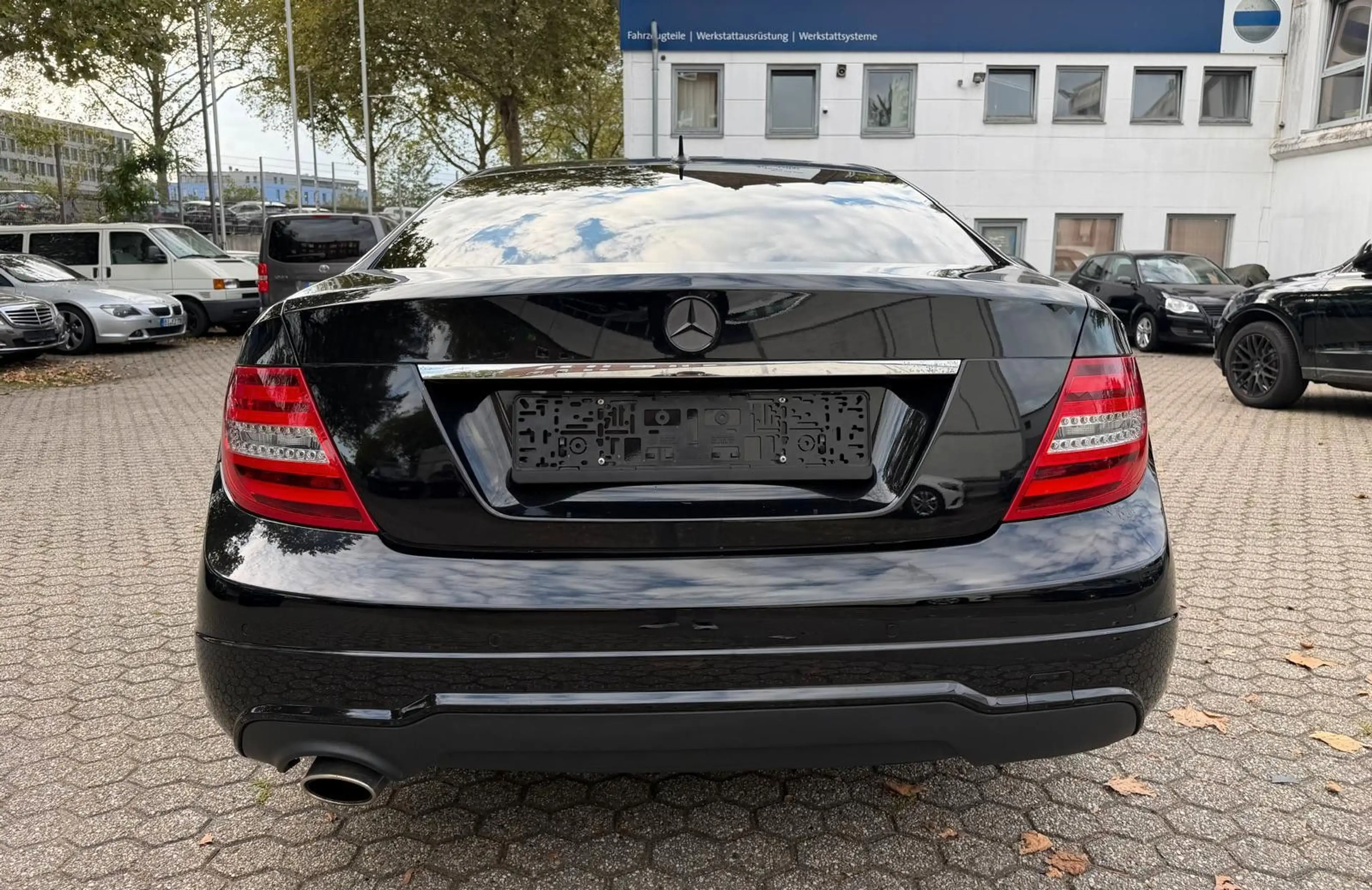 Mercedes-Benz C 180 CGI Coupe  AMG-Paket — photo 5
